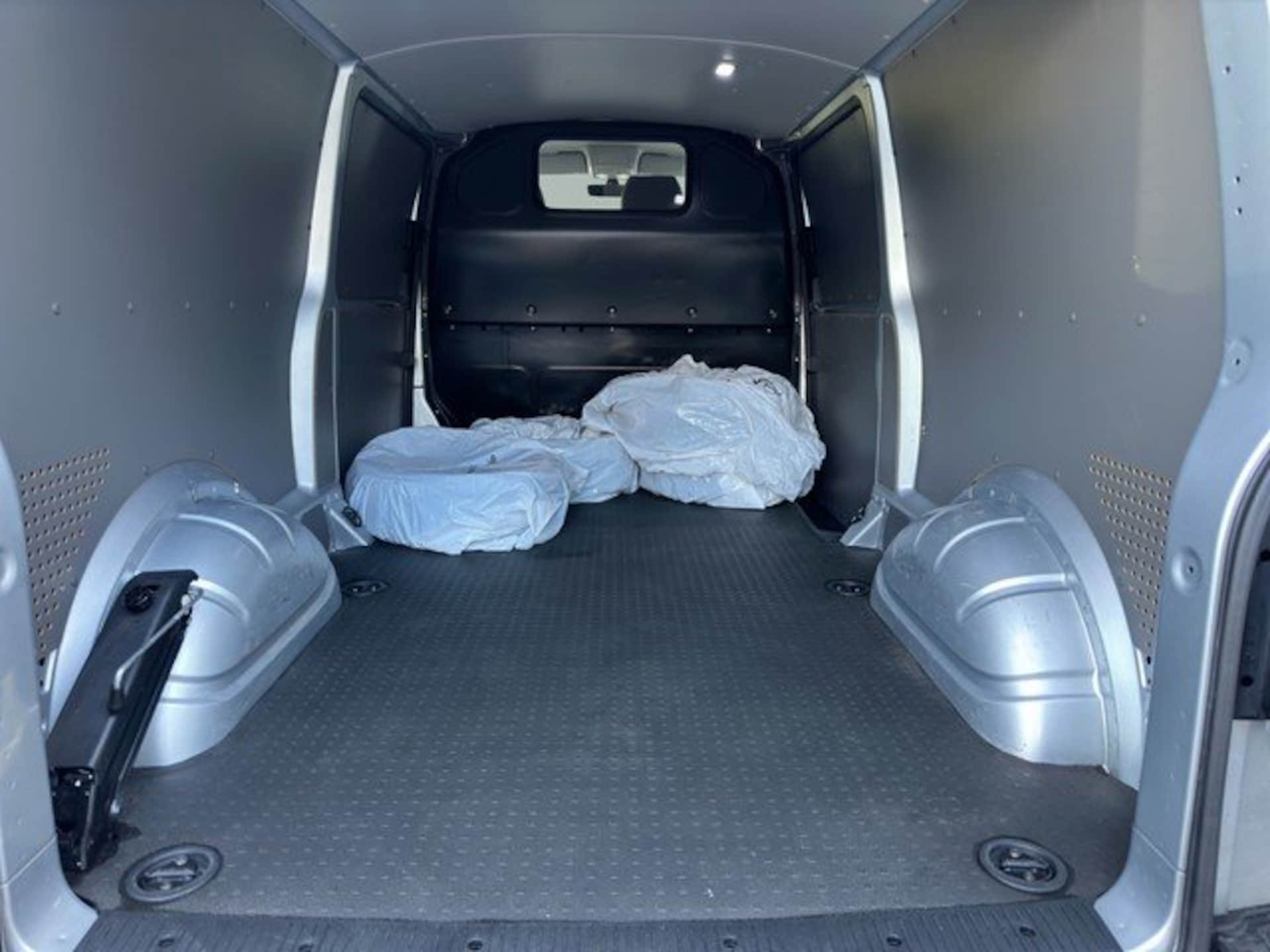 Volkswagen T6.1 Transporter Kasten langer Radstand