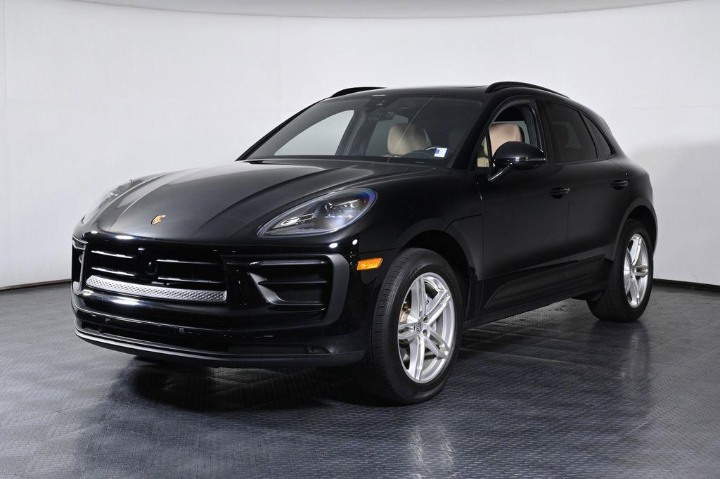 2024 Porsche Macan -'s photo
