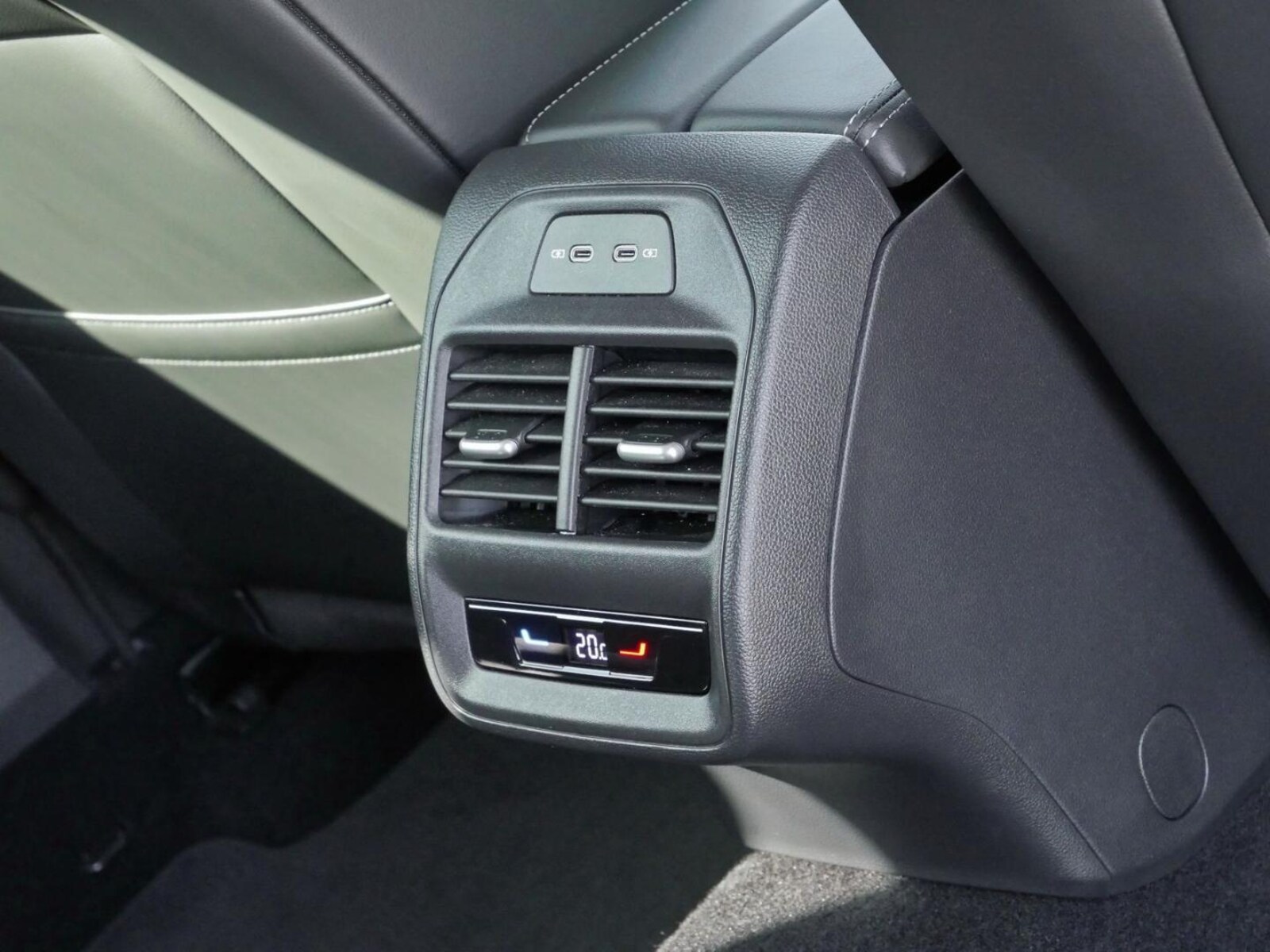 Volkswagen Passat – Bild 17