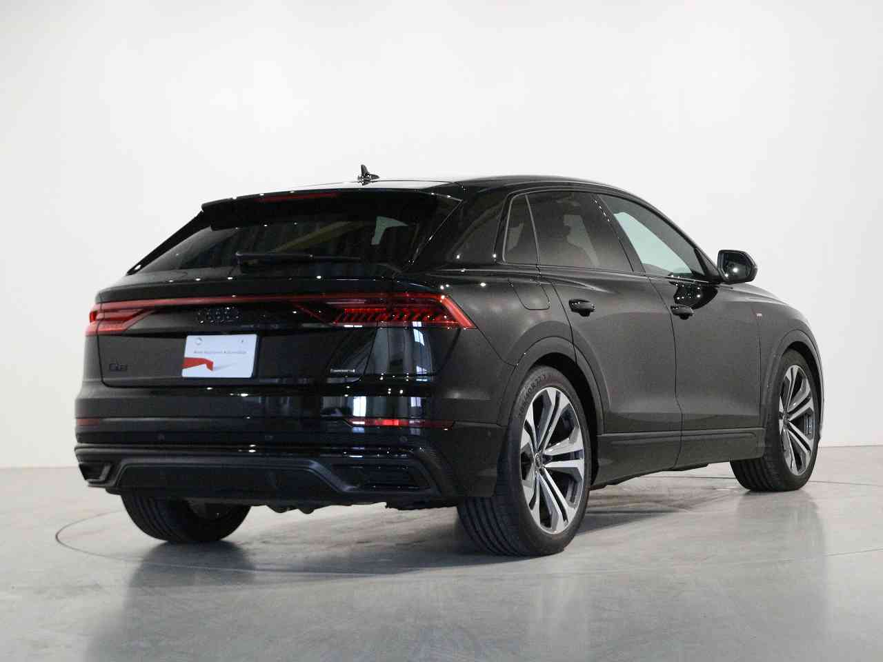 Image about Audi Q8 55 TFSI quattro S line 250(340) kW(PS) tiptronic
