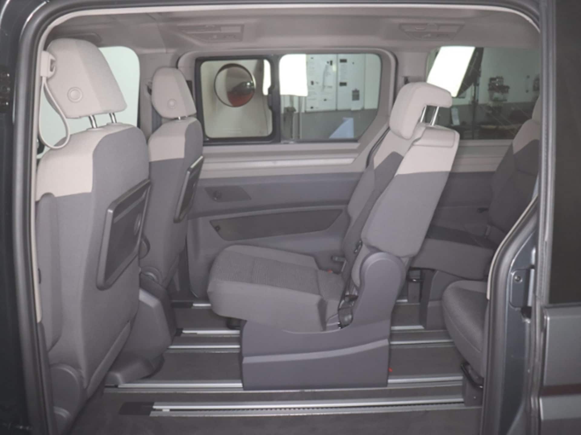 Volkswagen Multivan Langversion Basis-Modell