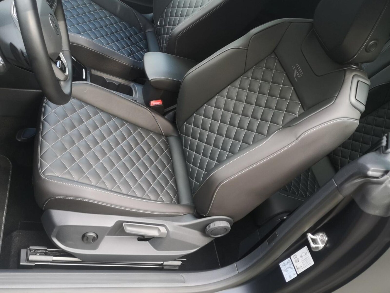 Volkswagen T-Roc Cabriolet – Bild 17
