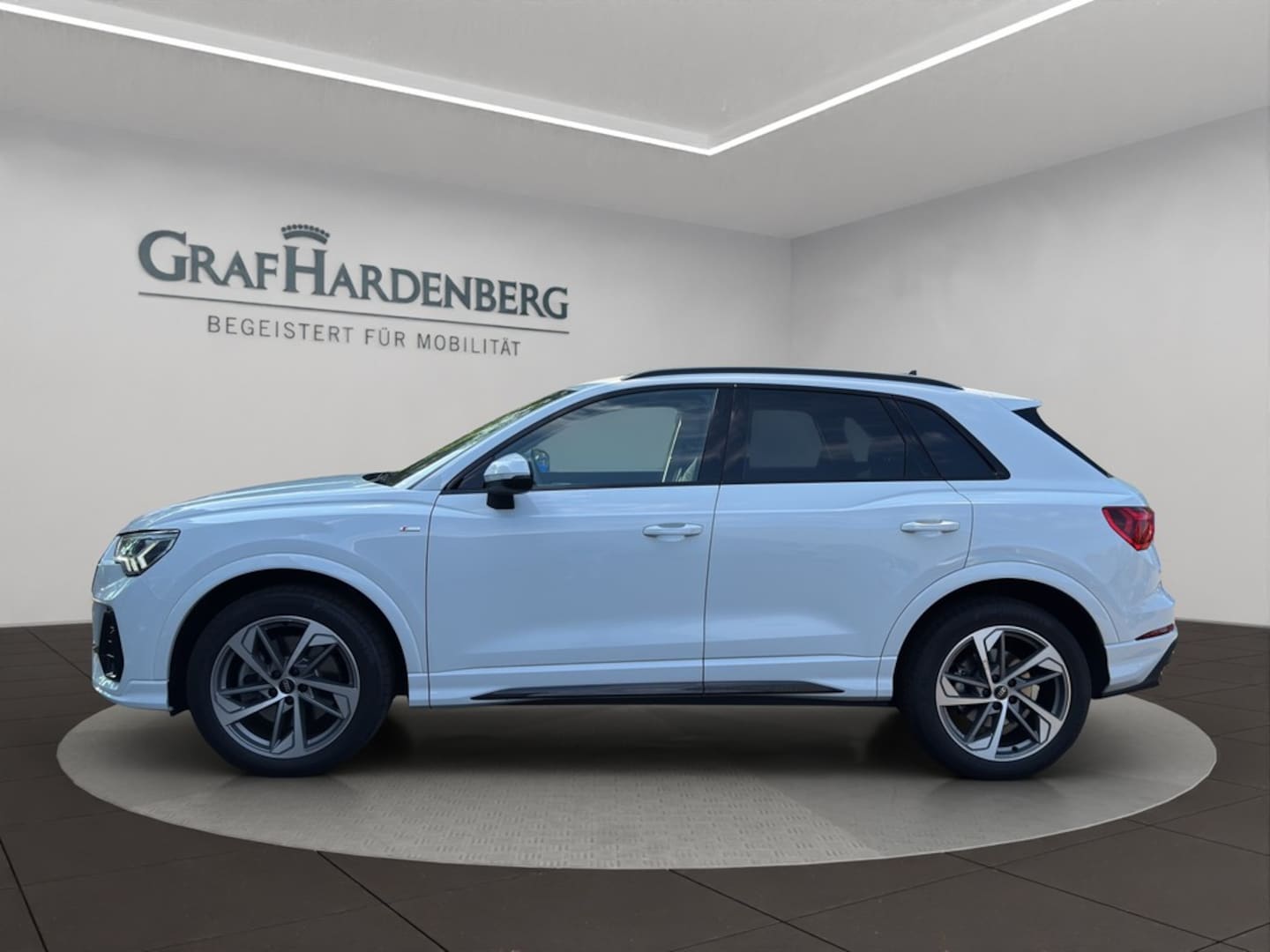 Bild über Audi Q3 TFSI quattro 140 kW S tronic - für weitere Informationen kontaktieren Sie den Audi Partner