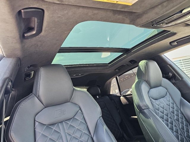 2023 Audi SQ8
