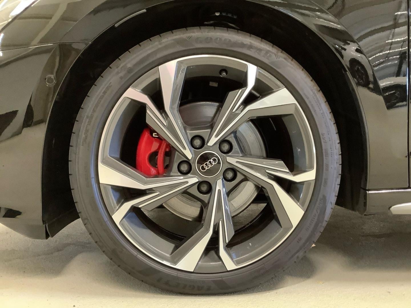 Bild über Audi A3 Sportback TFSI quattro S tronic - für weitere Informationen kontaktieren Sie den Audi Partner