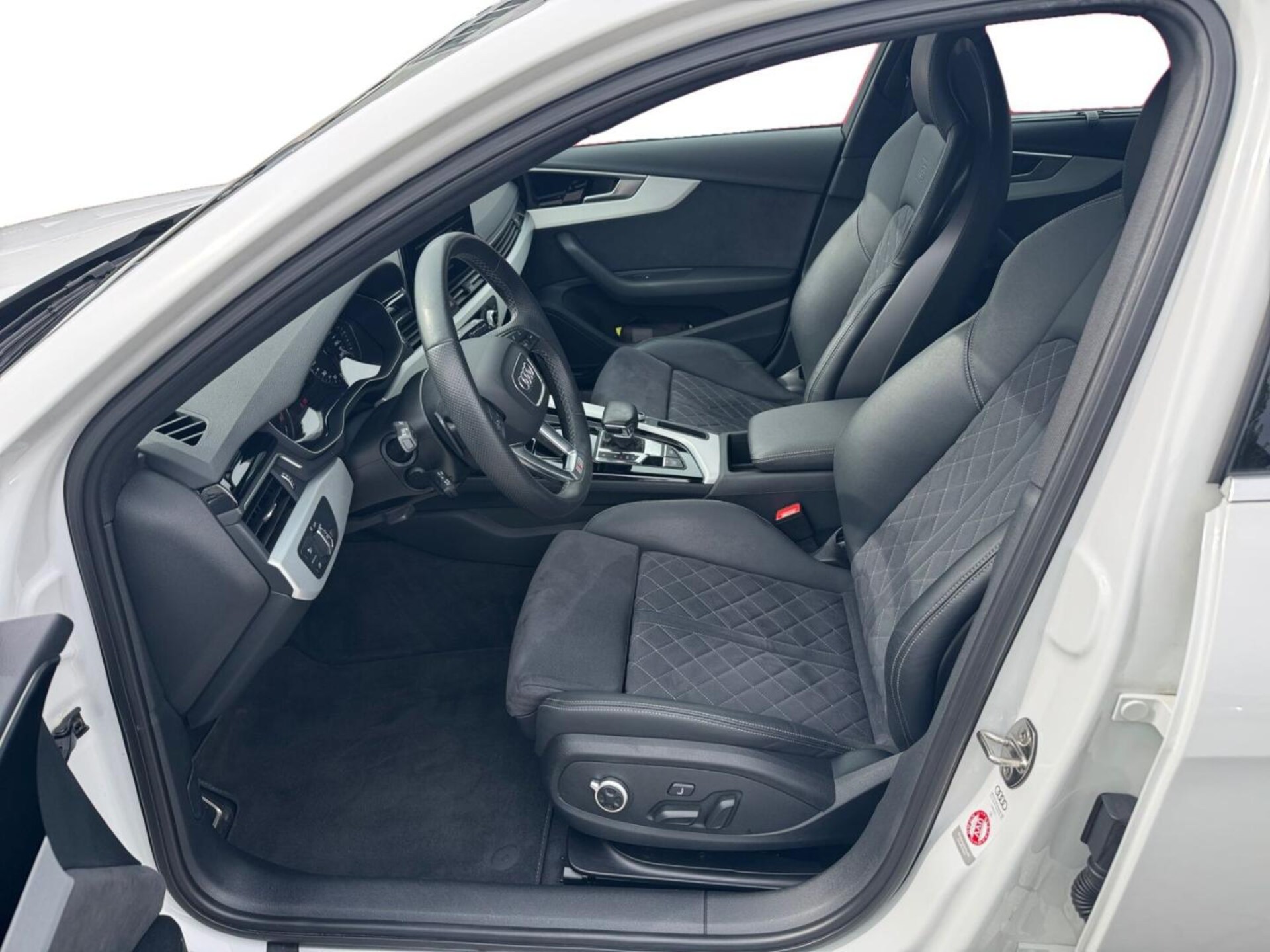 Audi A4 Avant S line