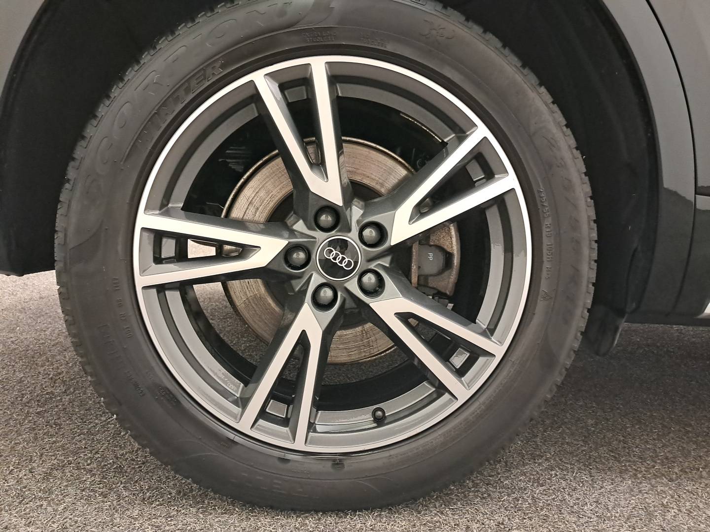 Image about Audi Q5 TFSI e Avus 50 TFSI e quattro 220 kW (299 ch) S tronic