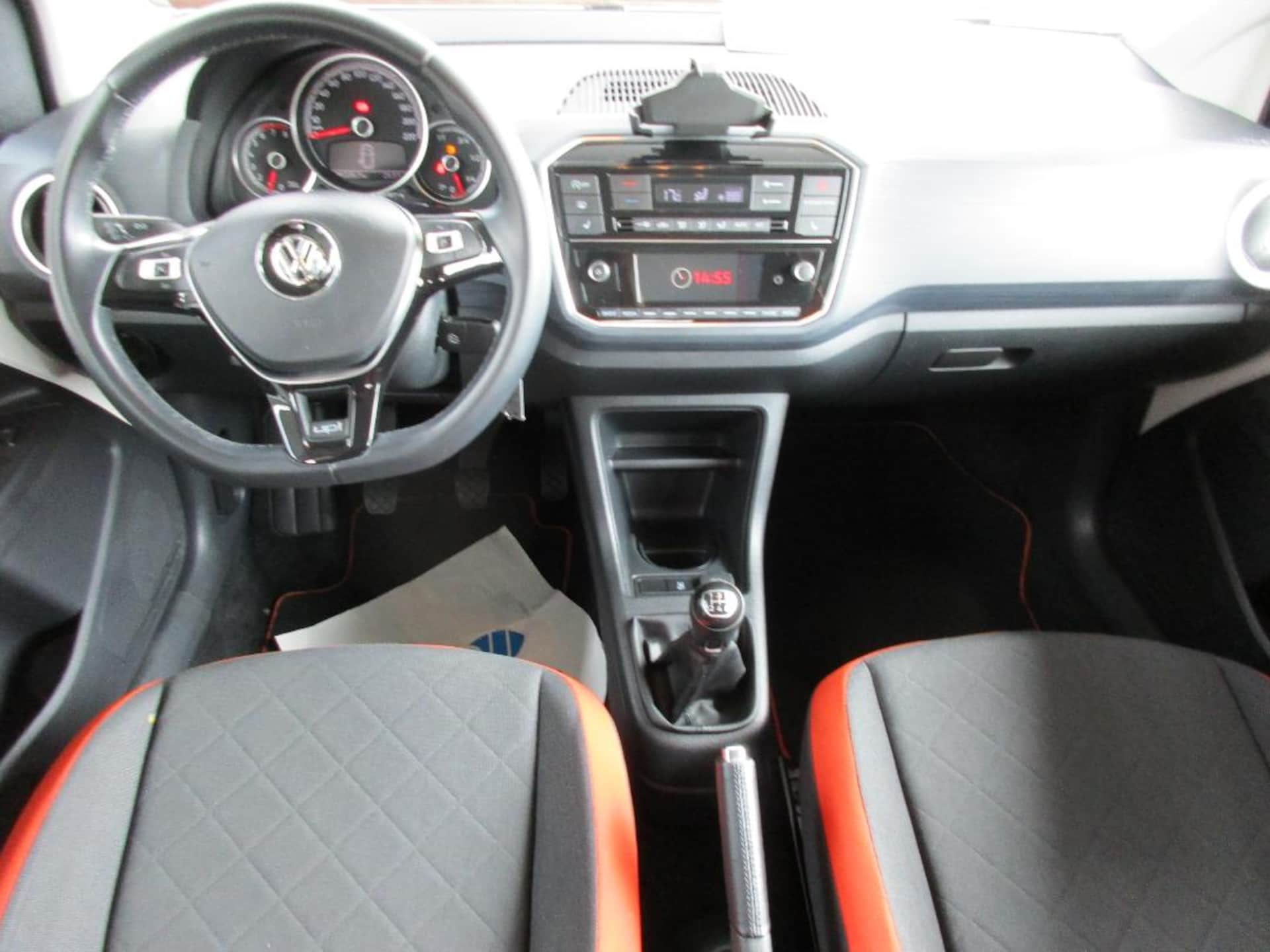 Volkswagen up! cross up!