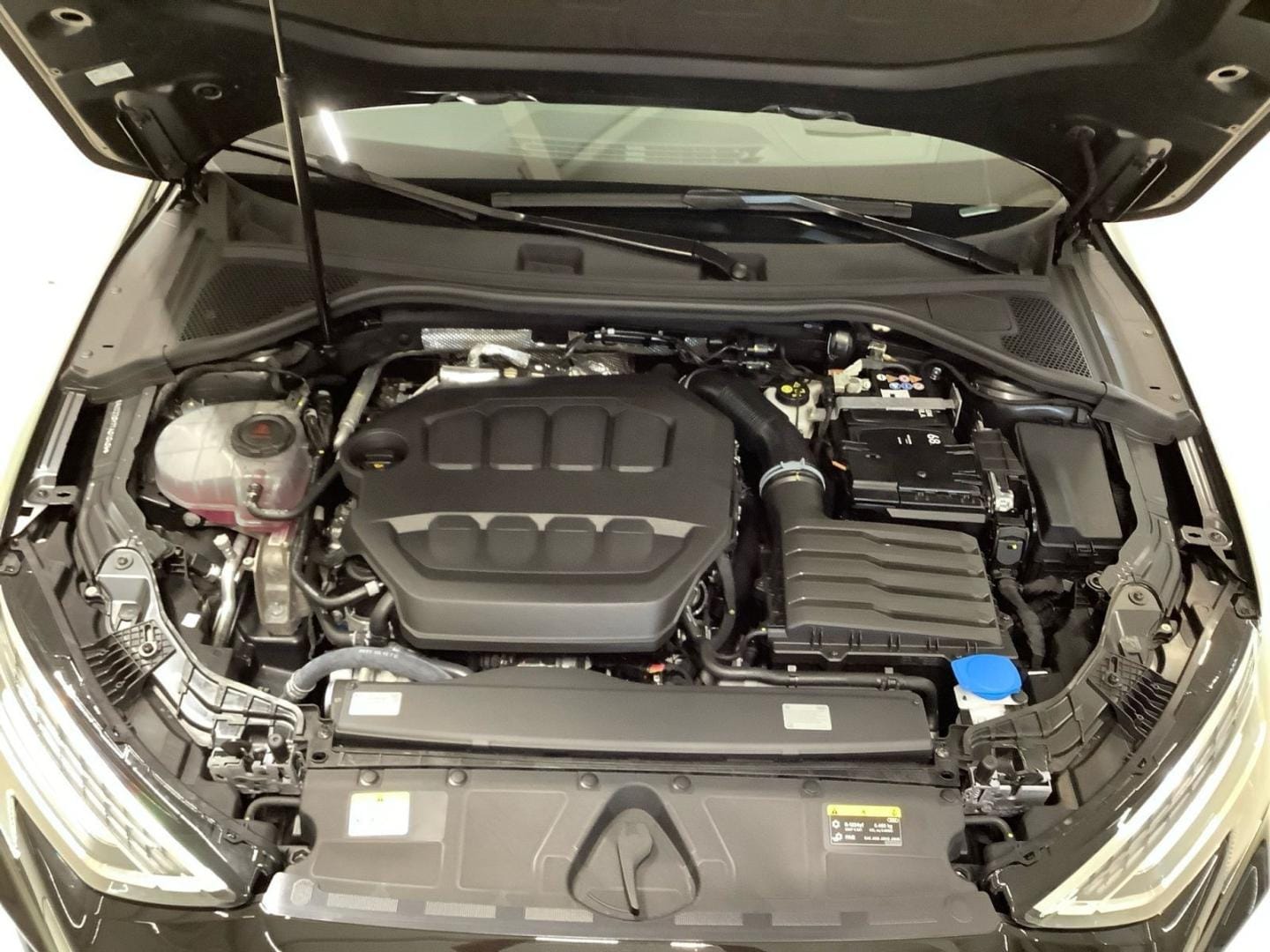Bild über Audi A3 Sportback TFSI quattro S tronic - für weitere Informationen kontaktieren Sie den Audi Partner