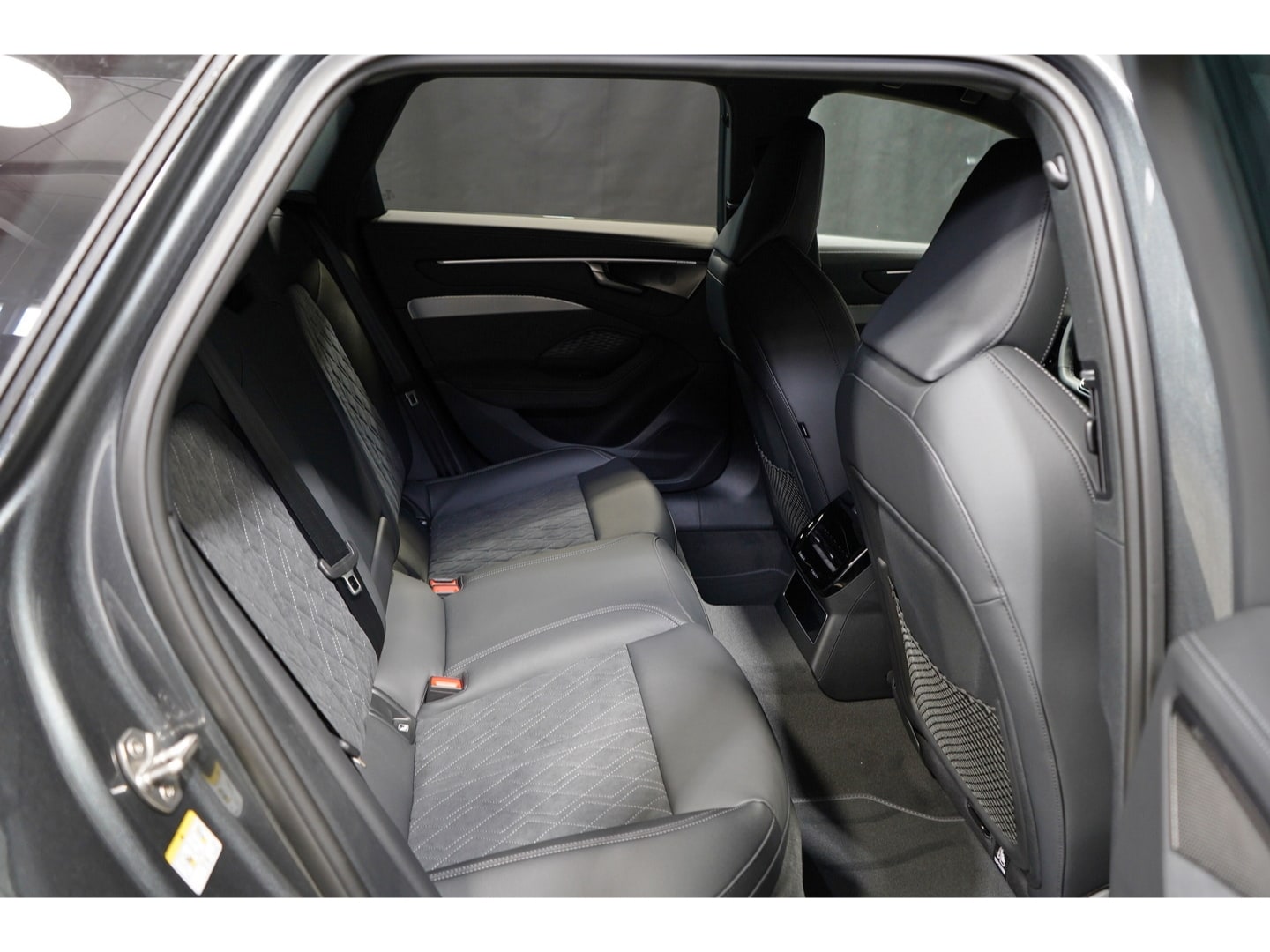 Bild über Audi A6 Avant edition one TDI quattro 220 kW S tronic - für weitere Informationen kontaktieren Sie den Audi Partner