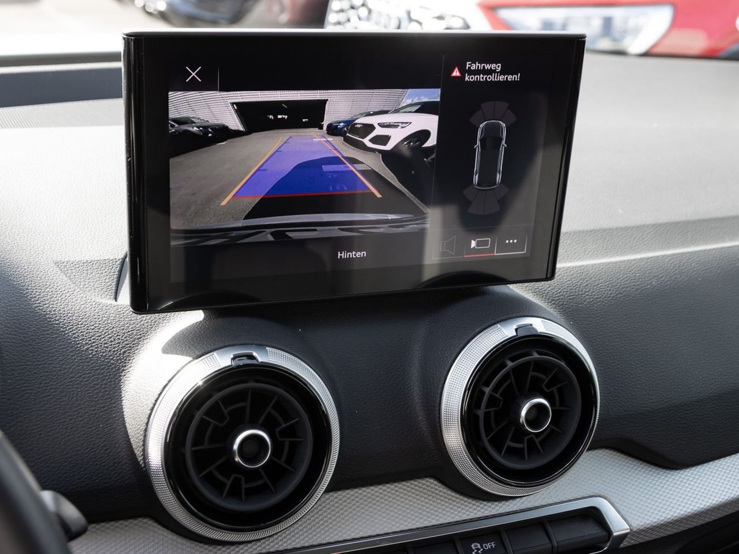 Bild über Audi Q2 advanced 35 TFSI S tronic - für weitere Informationen kontaktieren Sie den Audi Partner