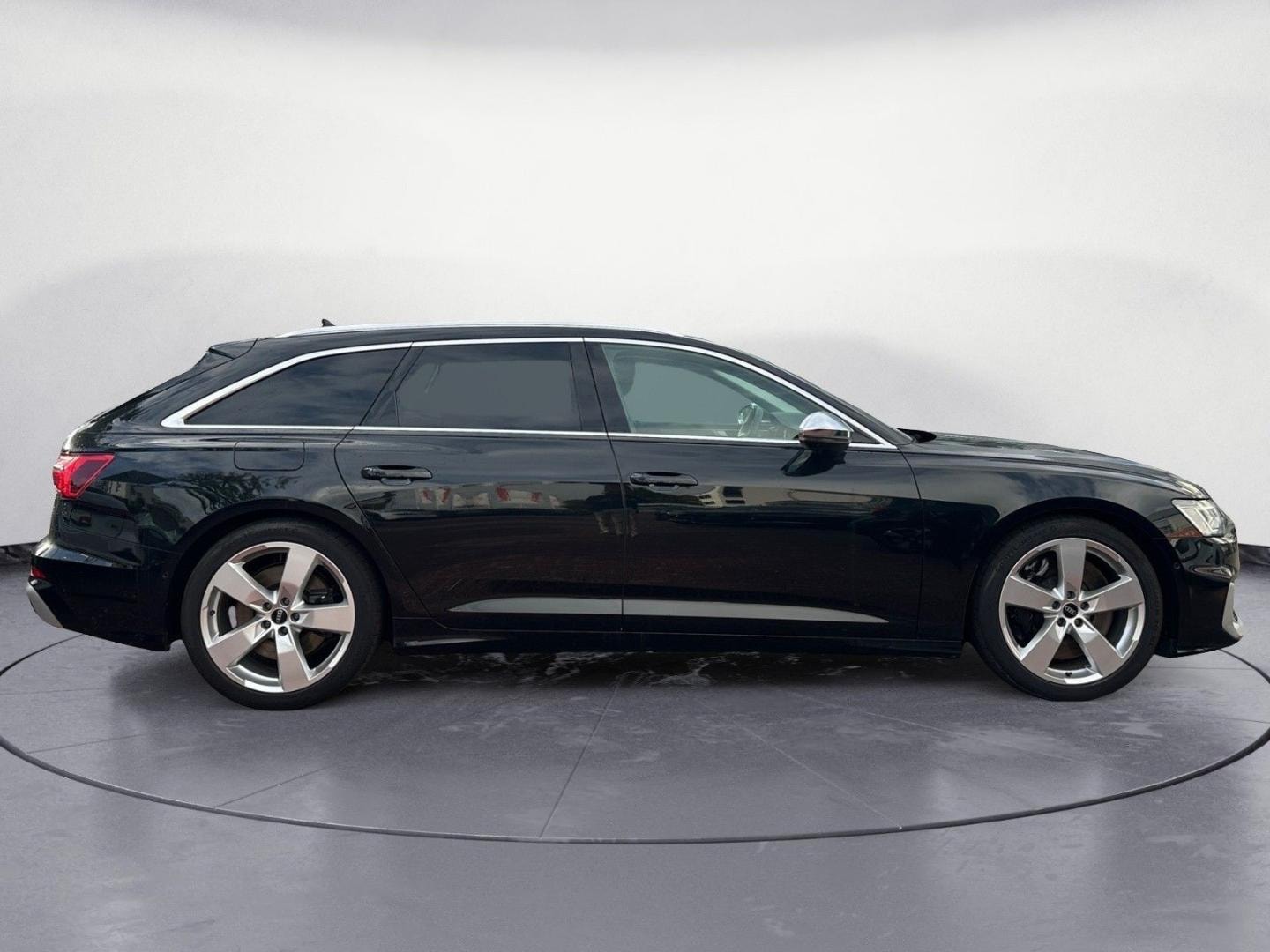 Bild über Audi S6 Avant TDI quattro tiptronic - für weitere Informationen kontaktieren Sie den Audi Partner