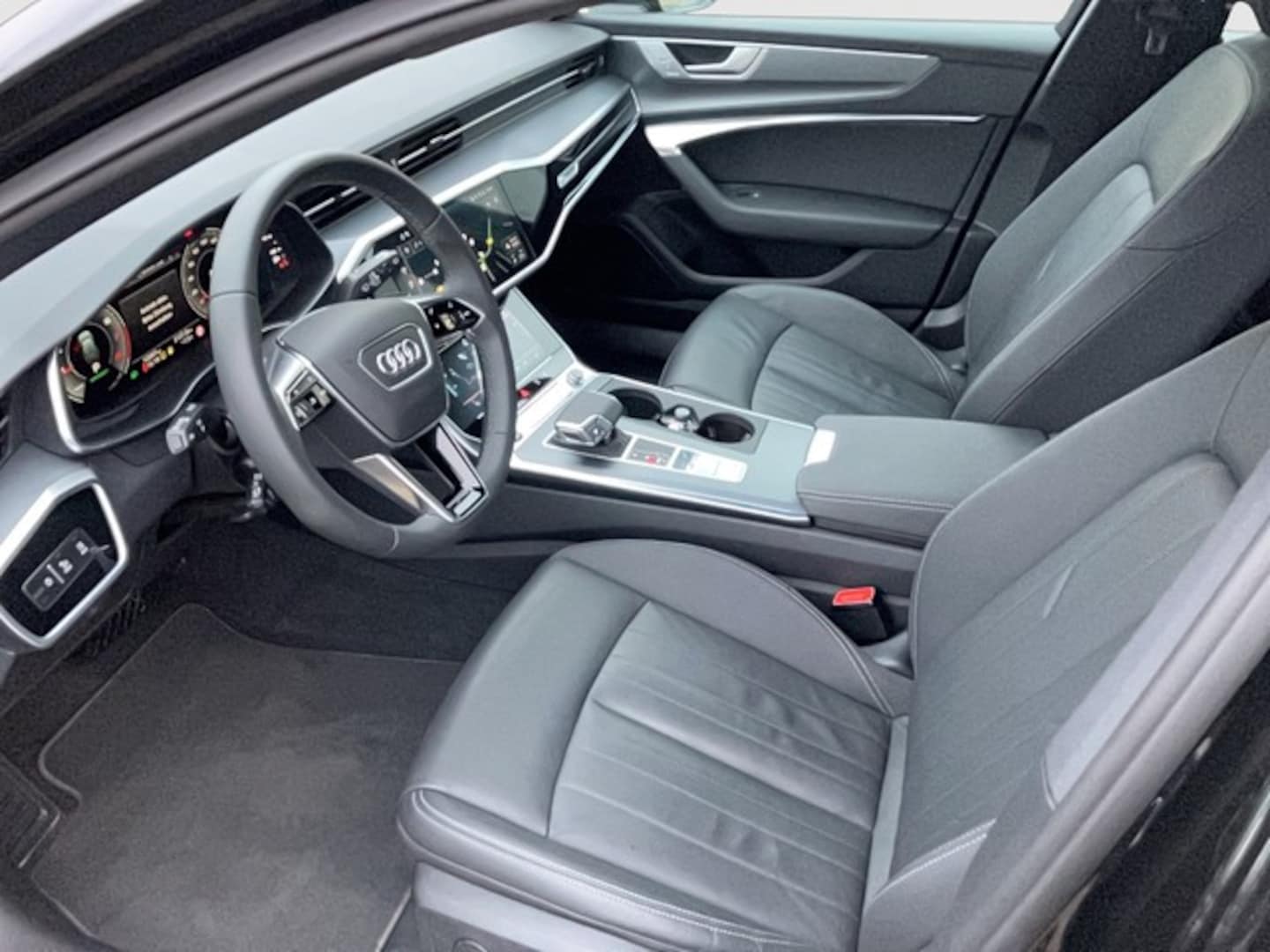 Bild über Audi A6 Avant advanced 45 TFSI S tronic - für weitere Informationen kontaktieren Sie den Audi Partner