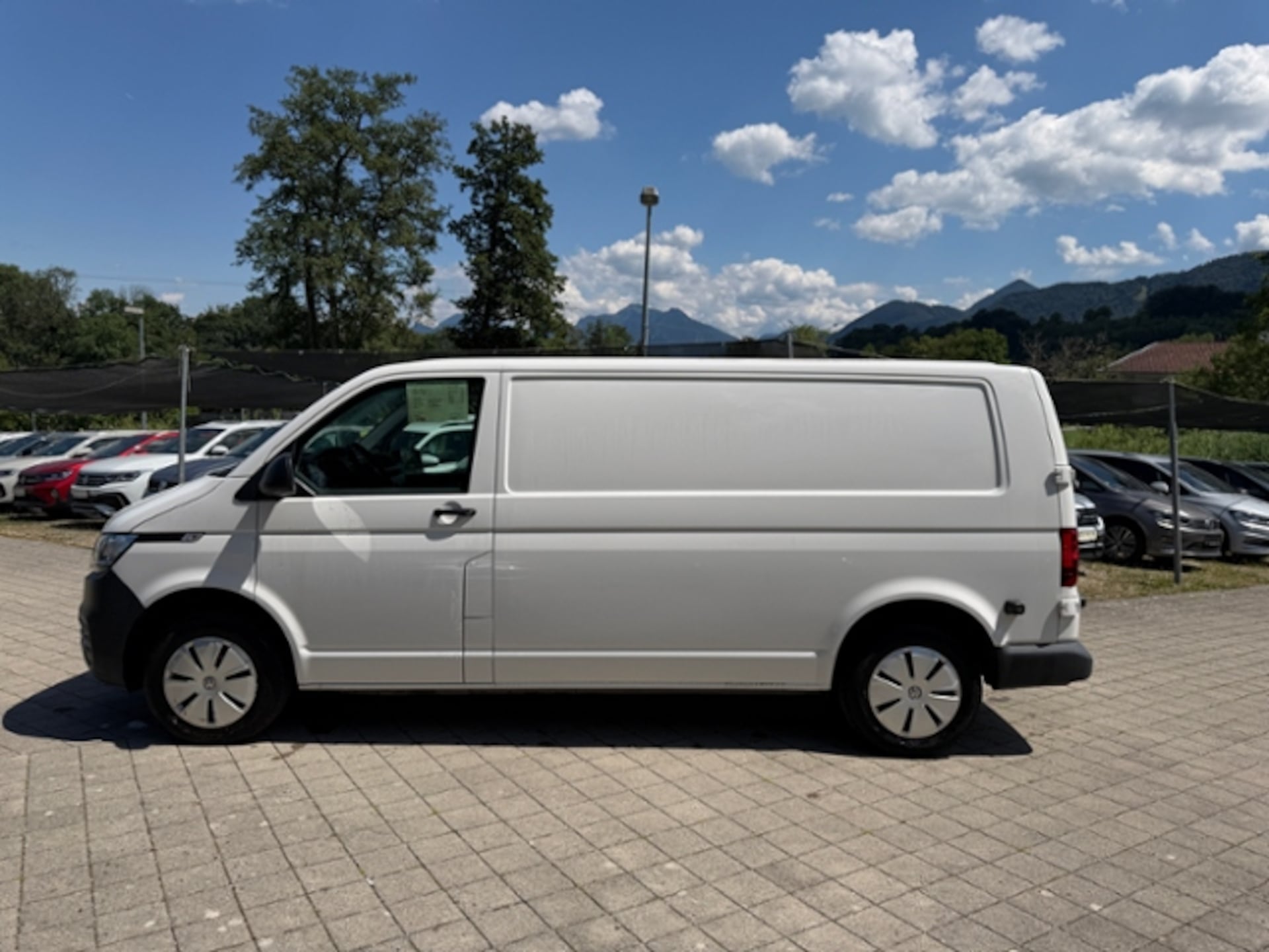 Volkswagen T6.1 Transporter Kasten langer Radstand