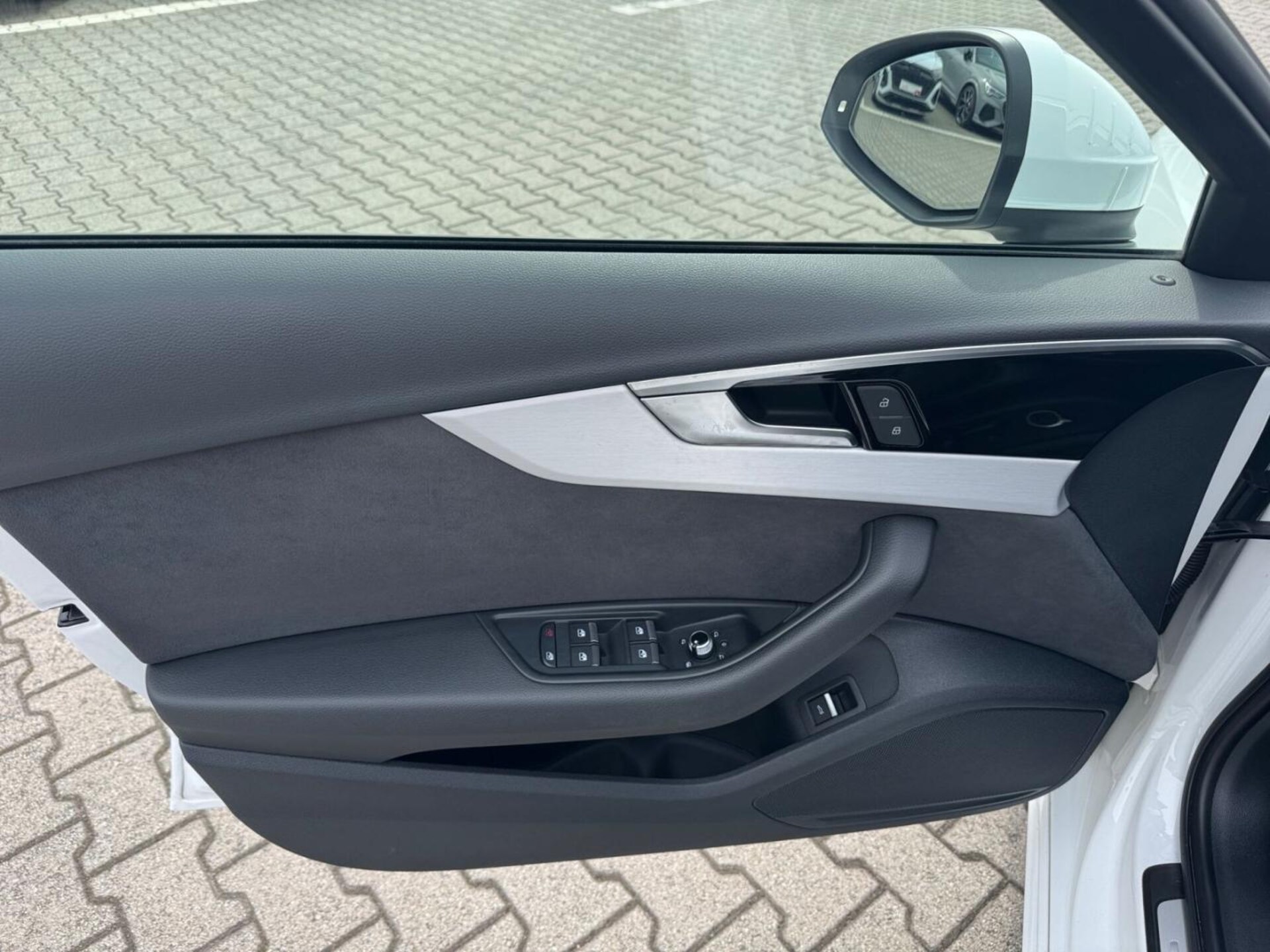 Audi A4 Avant S line