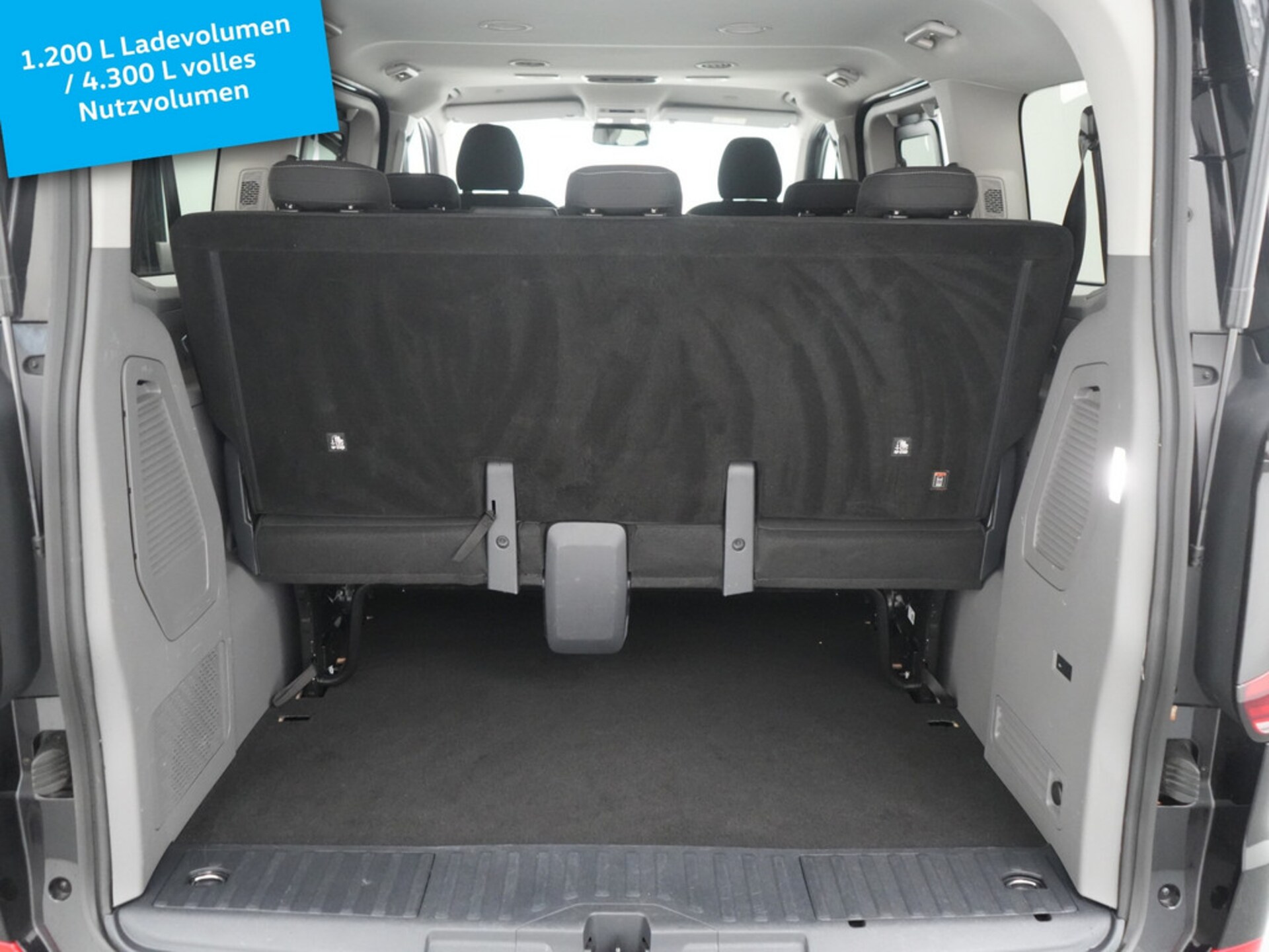 Volkswagen Caravelle Style