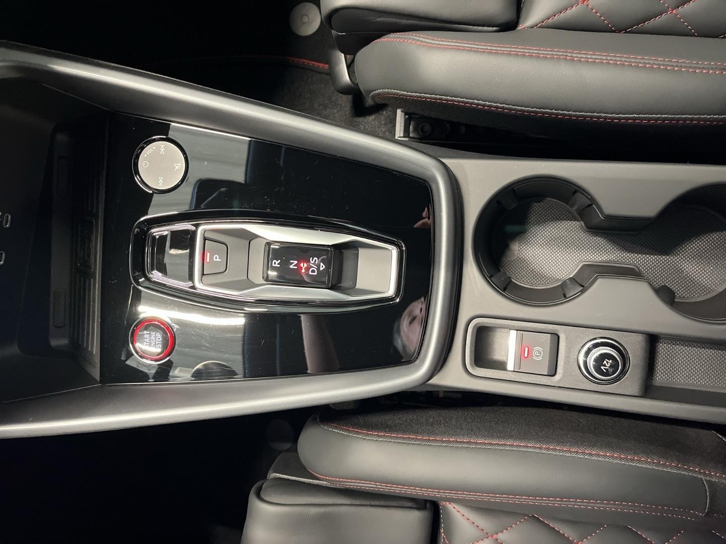 Bild über Audi S3 Sportback TFSI quattro S tronic - für weitere Informationen kontaktieren Sie den Audi Partner