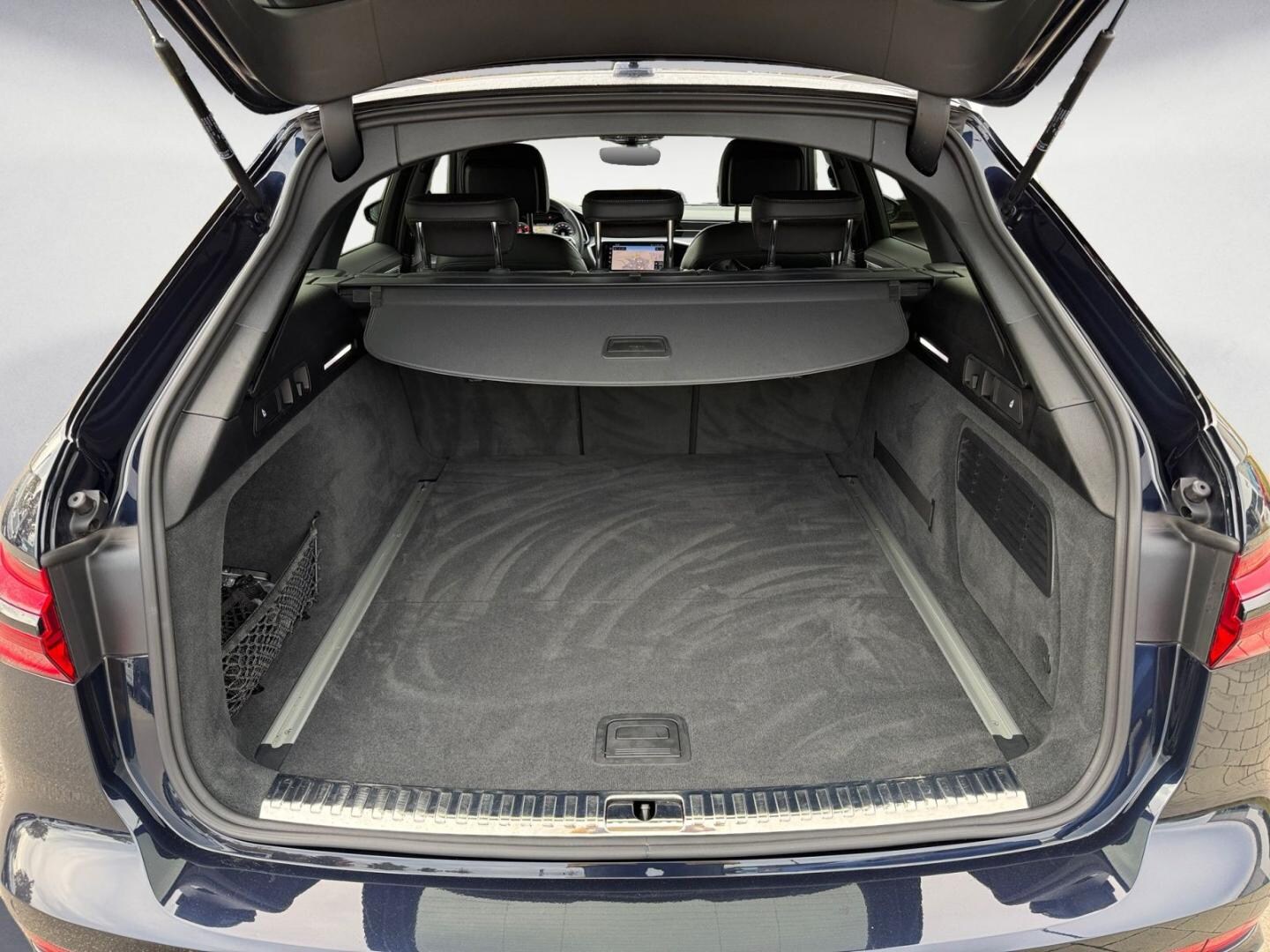 Bild über Audi S6 Avant TDI quattro tiptronic - für weitere Informationen kontaktieren Sie den Audi Partner