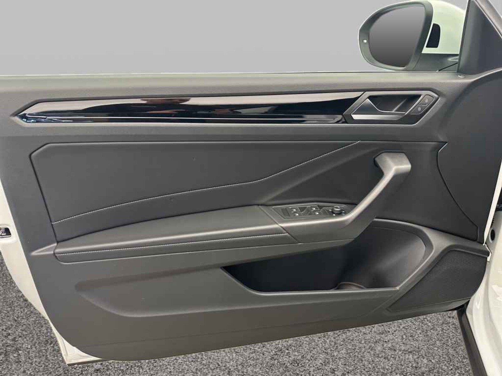 Volkswagen T-Roc Cabriolet – Bild 9