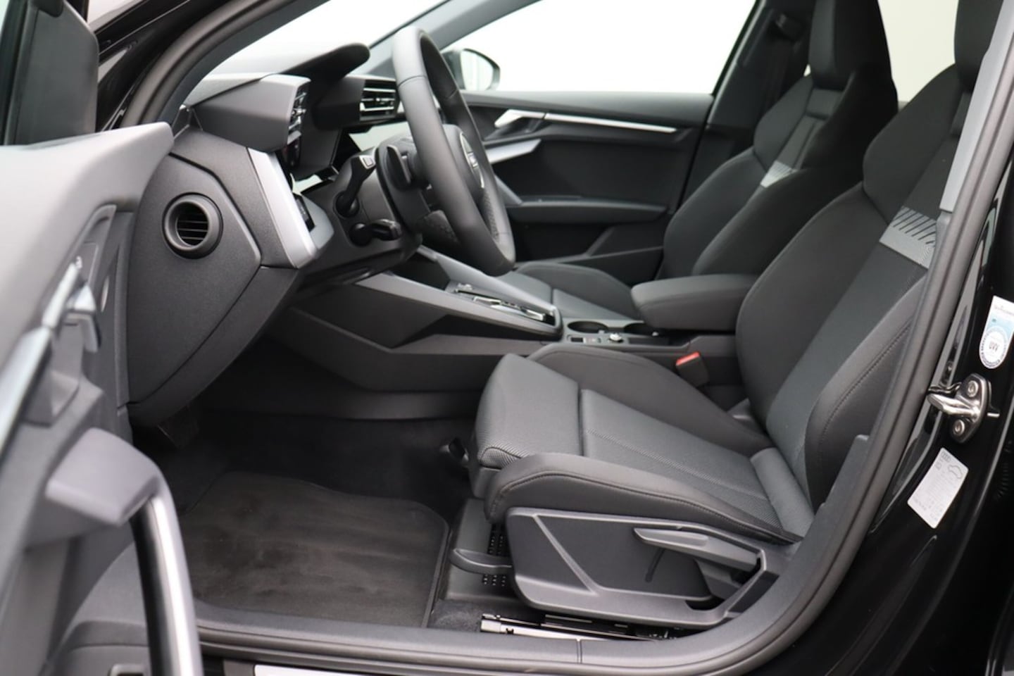 Bild über Audi A3 Sportback advanced 30 TFSI S tronic - für weitere Informationen kontaktieren Sie den Audi Partner