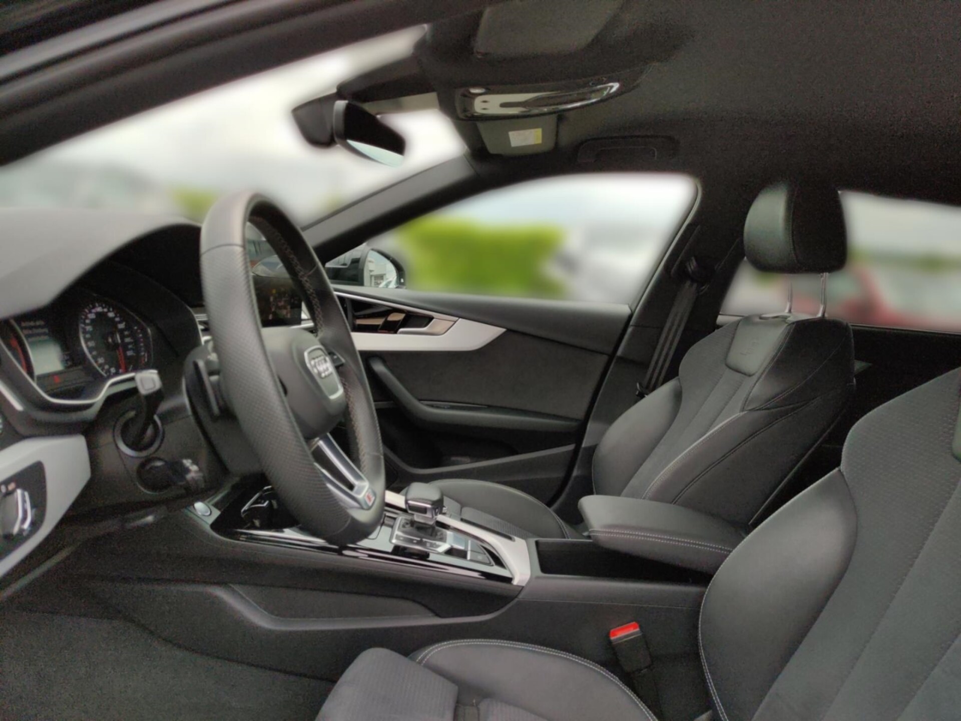 Audi A4 Avant S line
