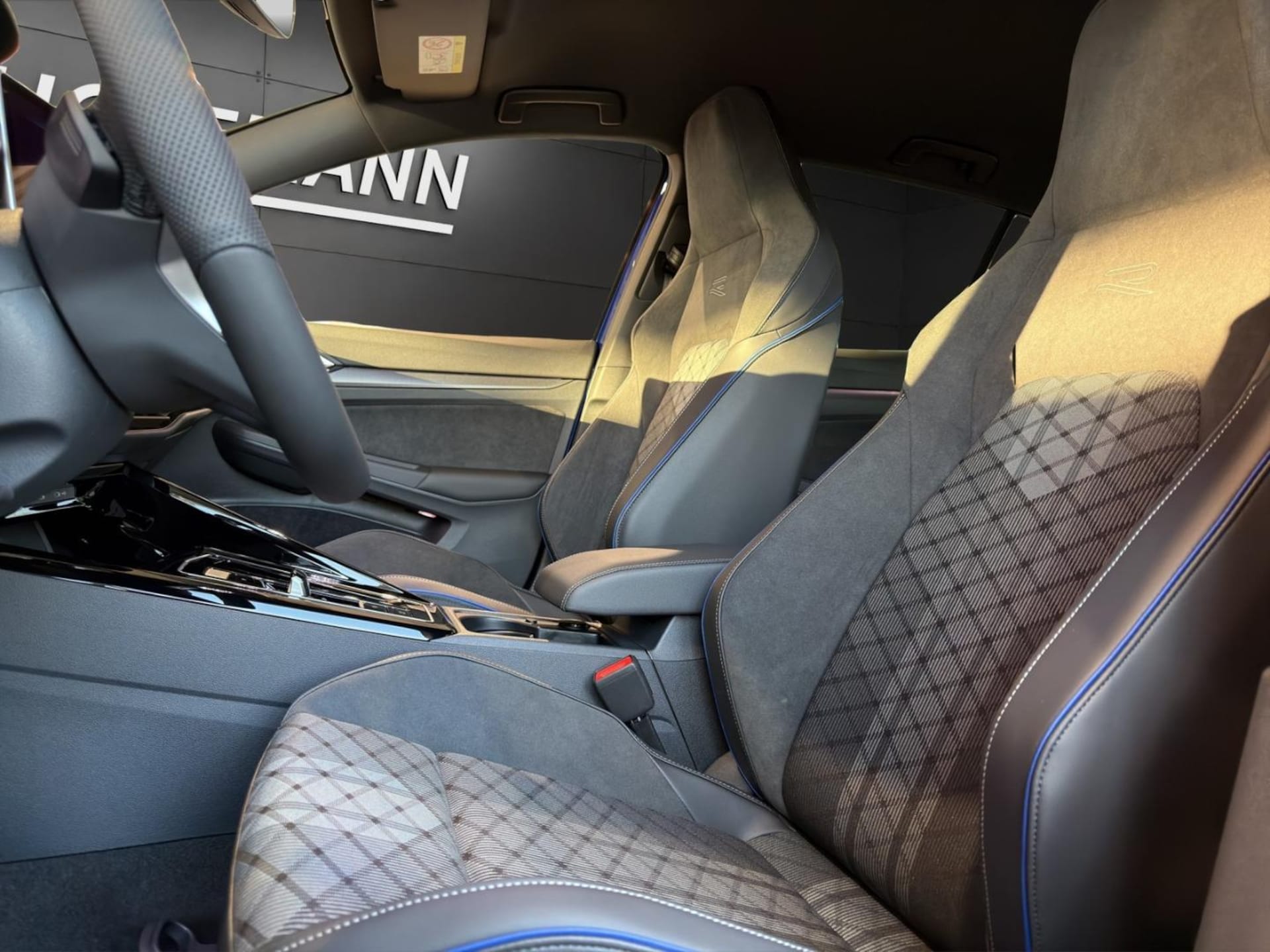 Volkswagen Golf R-Line