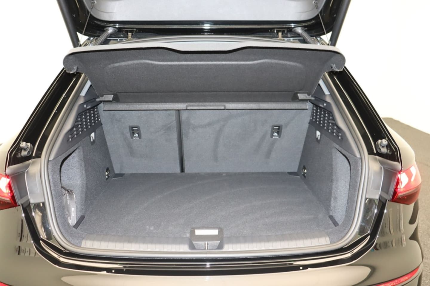 Bild über Audi A3 Sportback advanced 30 TFSI S tronic - für weitere Informationen kontaktieren Sie den Audi Partner