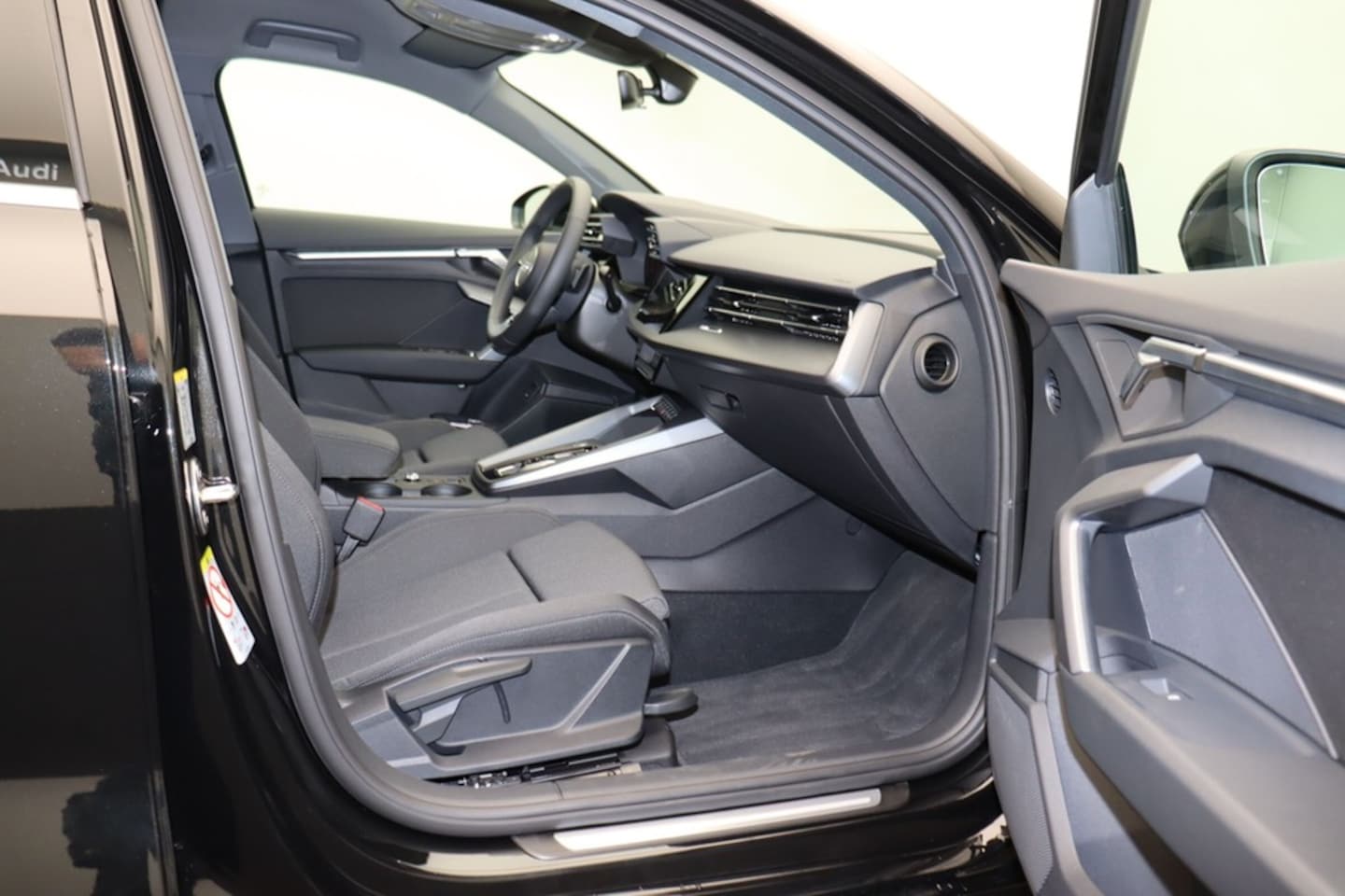 Bild über Audi A3 Sportback advanced 30 TFSI S tronic - für weitere Informationen kontaktieren Sie den Audi Partner