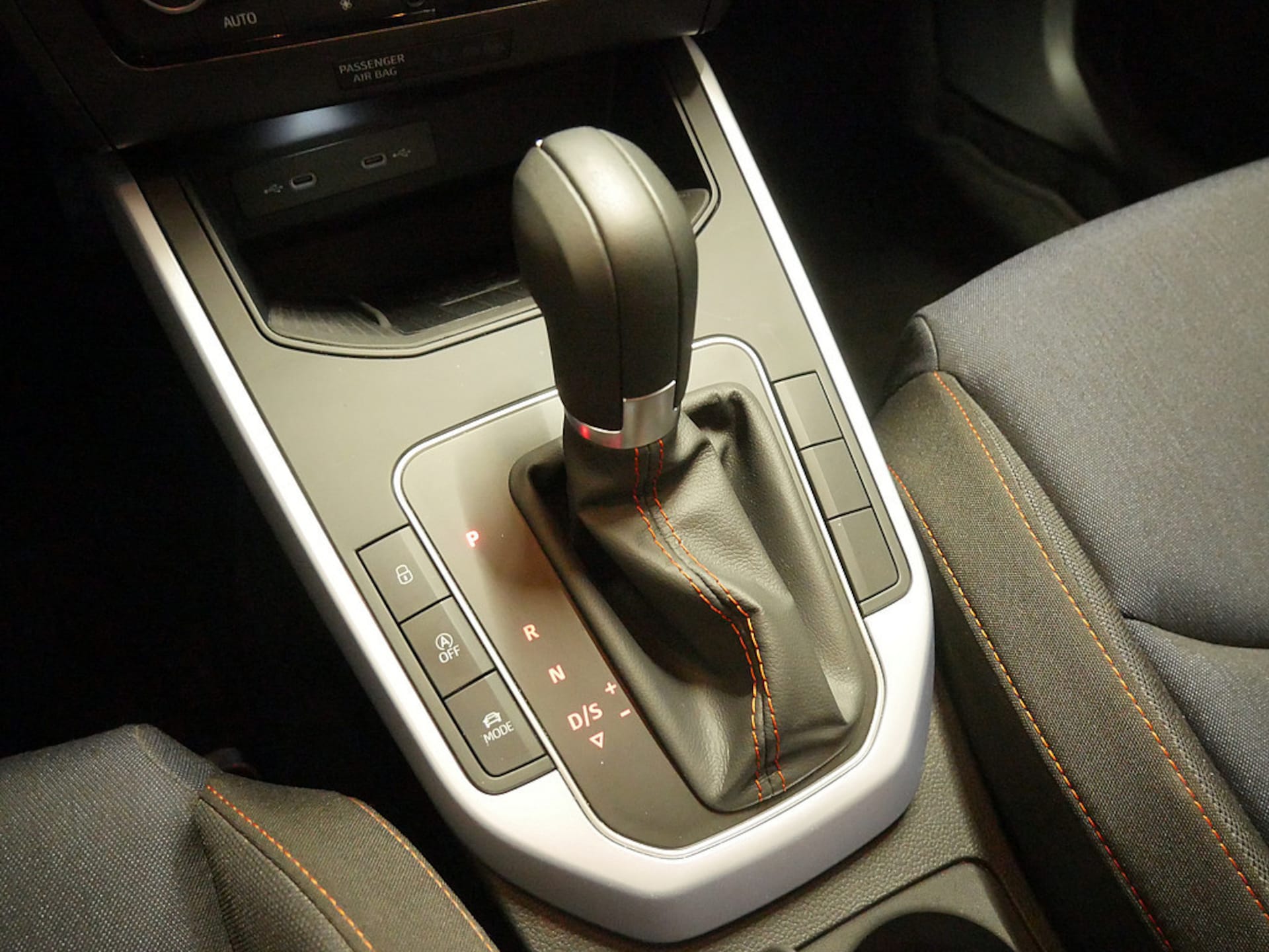 SEAT Arona FR
