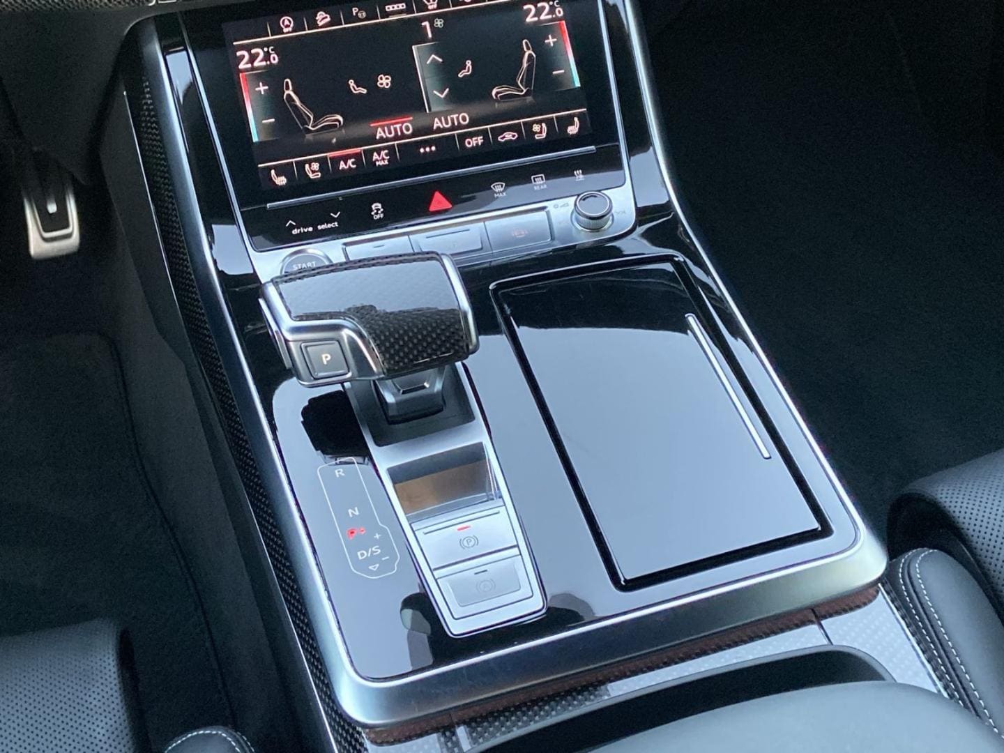 Bild über Audi Q8 competition plus 50 TDI quattro tiptronic - für weitere Informationen kontaktieren Sie den Audi Partner
