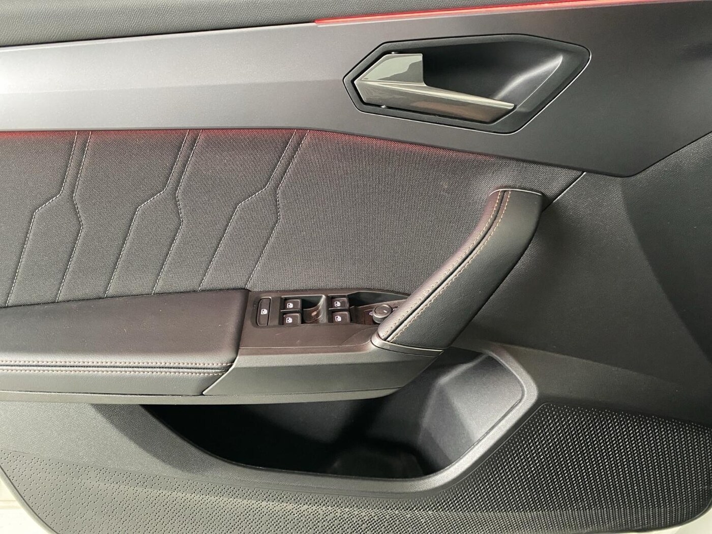 CUPRA Leon León 1.5 eTSI DSG 110 kW (150 CV) — photo 13