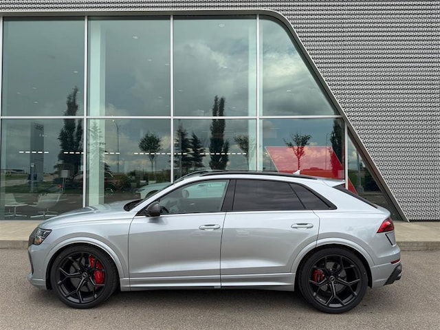 2026 Audi RS Q8 SUV performance