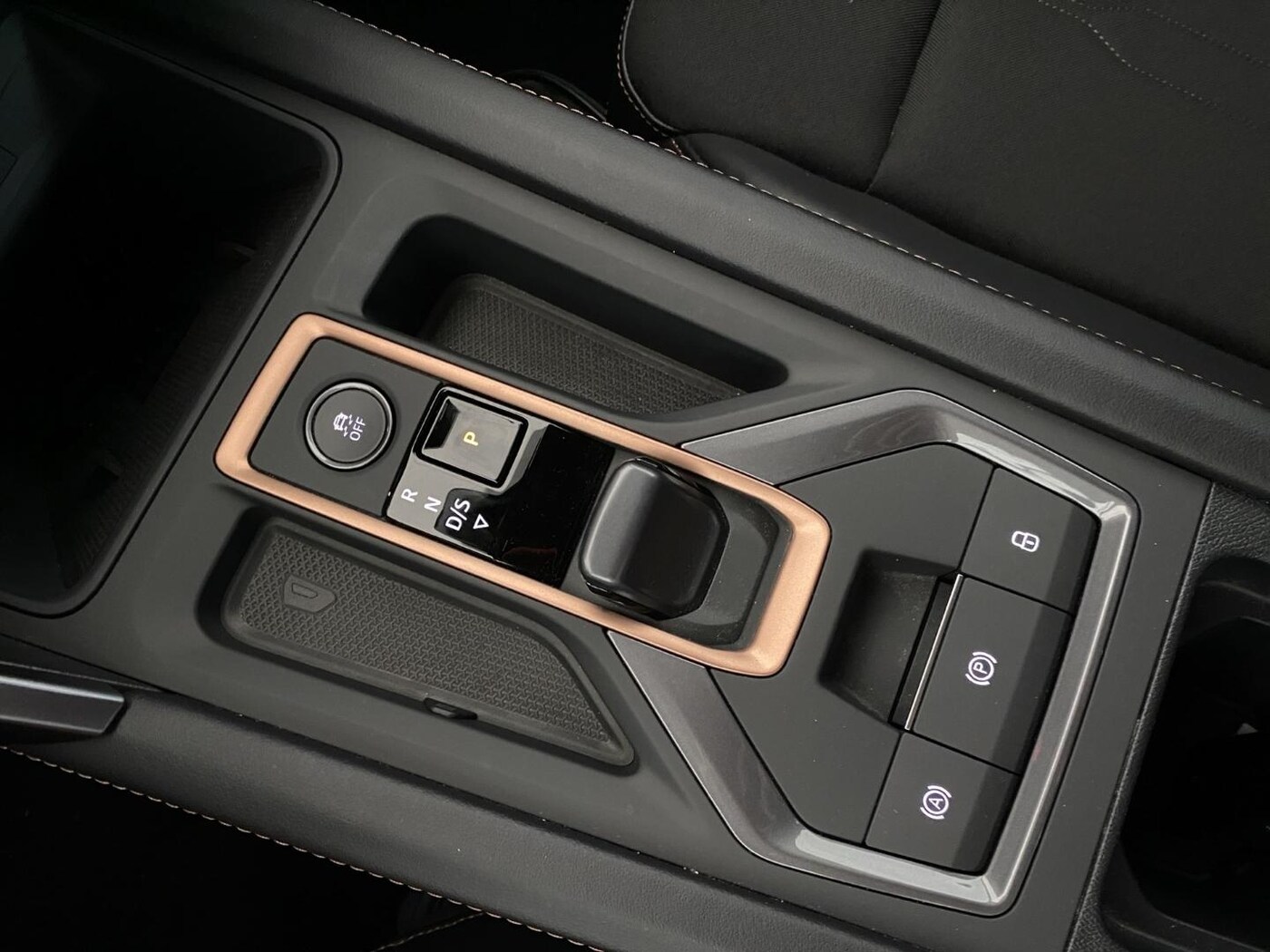 CUPRA Leon León 1.5 eTSI DSG 110 kW (150 CV) — photo 18