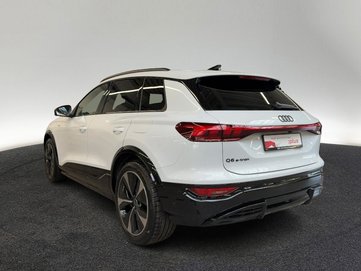 Bild über Audi Q6 SUV e-tron S line business e-tron performance 225 kW - für weitere Informationen kontaktieren Sie den Audi Partner