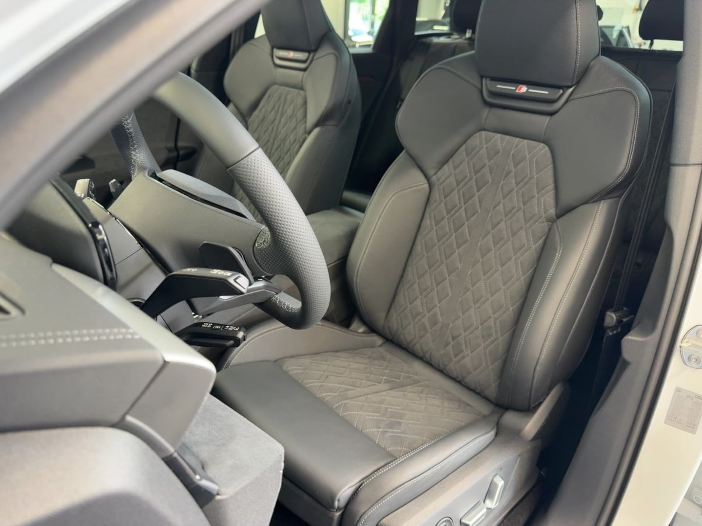 Bild über Audi Q6 SUV e-tron S line business e-tron performance 225 kW - für weitere Informationen kontaktieren Sie den Audi Partner