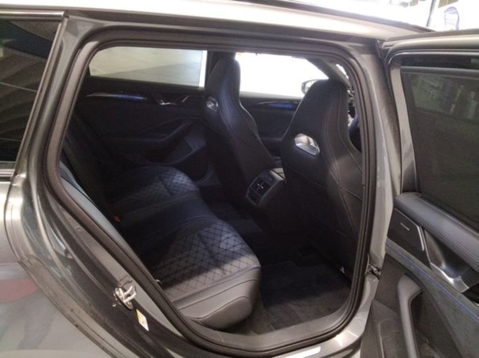 Volkswagen Passat – Bild 7
