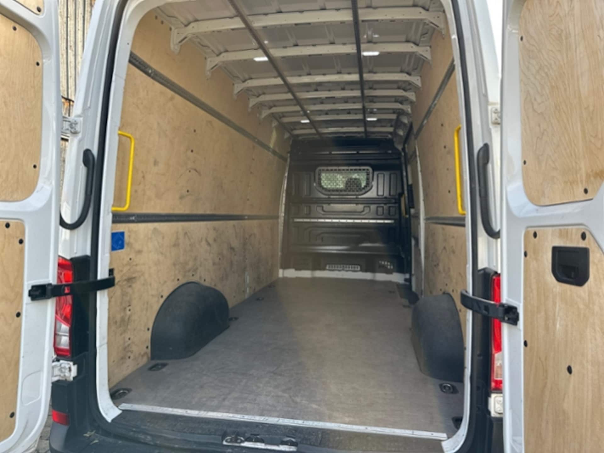 Volkswagen Crafter Kasten langer Radstand