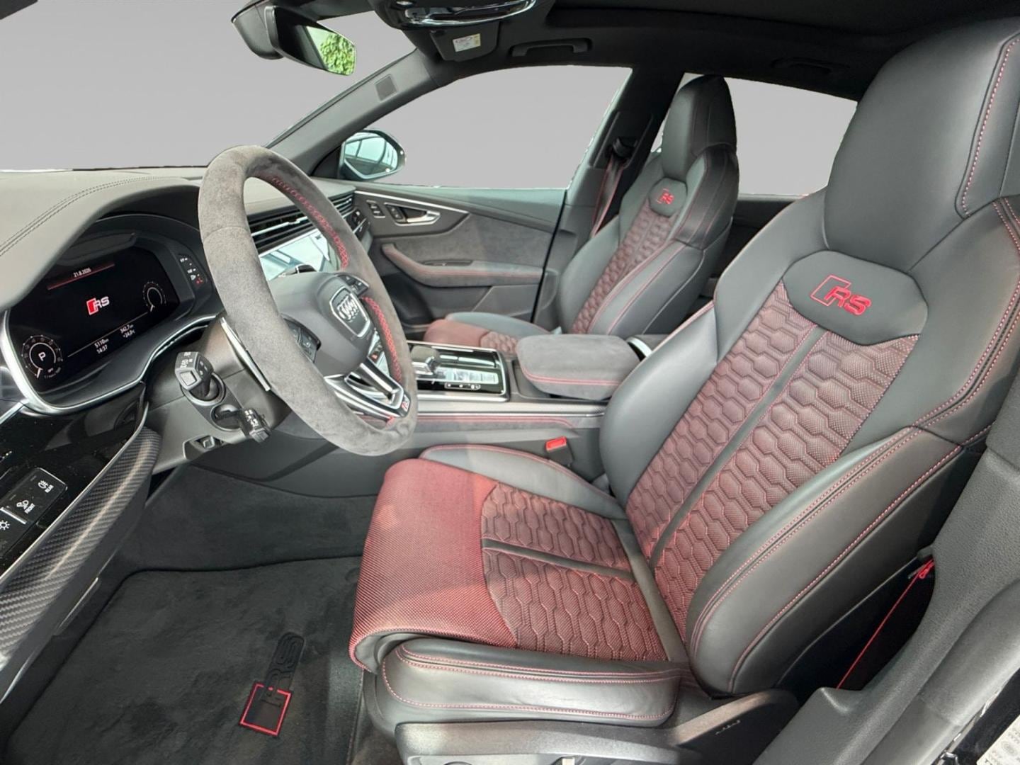 Bild über Audi RS Q8 SUV TFSI quattro 471 kW tiptronic - für weitere Informationen kontaktieren Sie den Audi Partner