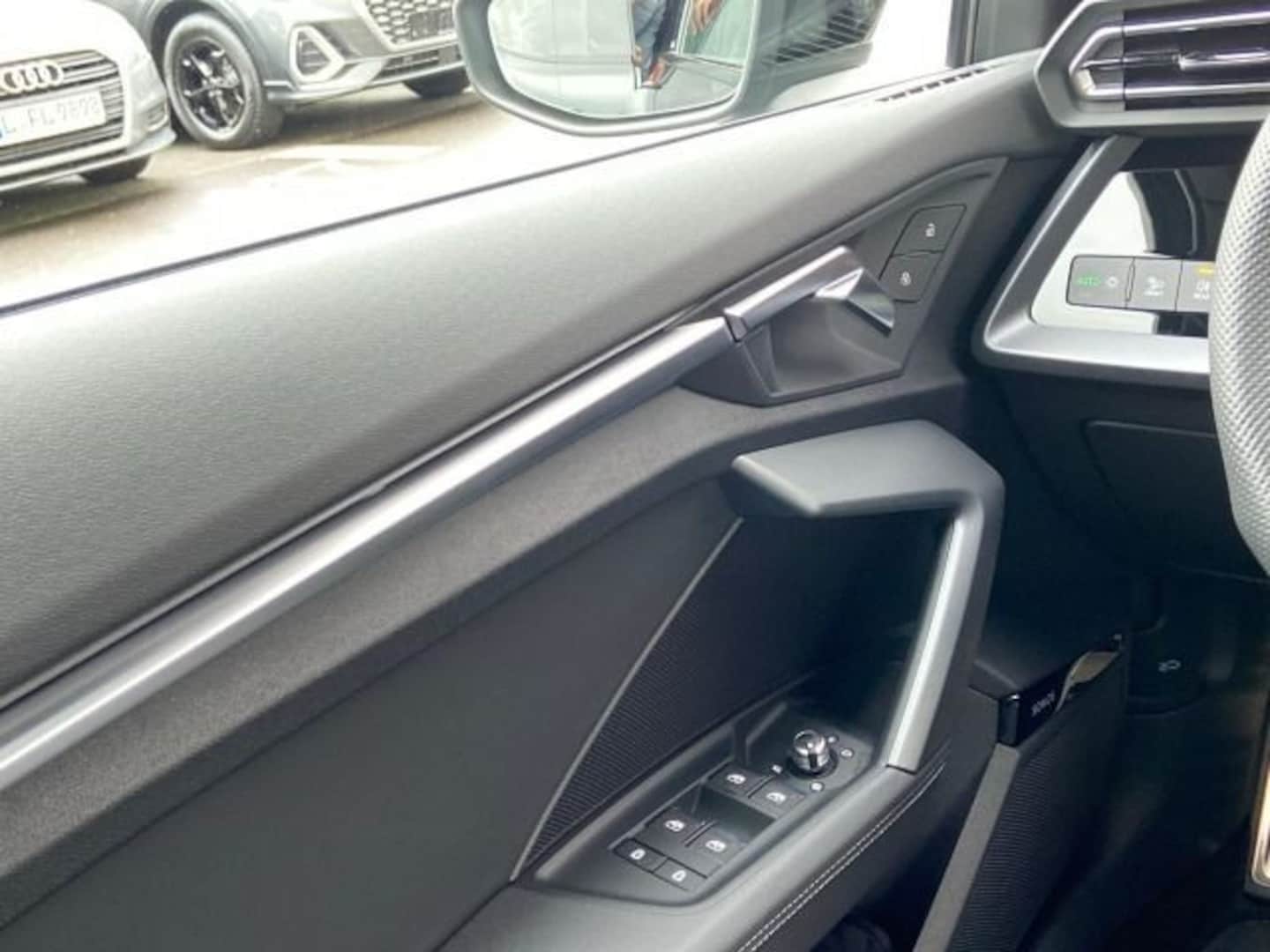 Bild über Audi A3 Sportback TFSI quattro S tronic - für weitere Informationen kontaktieren Sie den Audi Partner