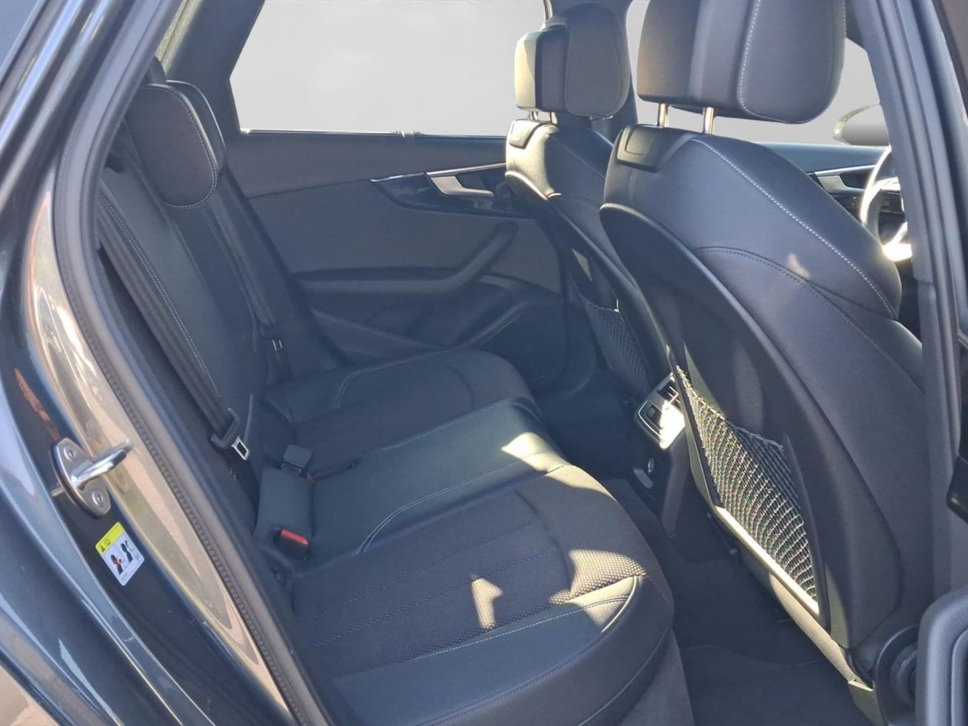 Audi A4 Avant S line