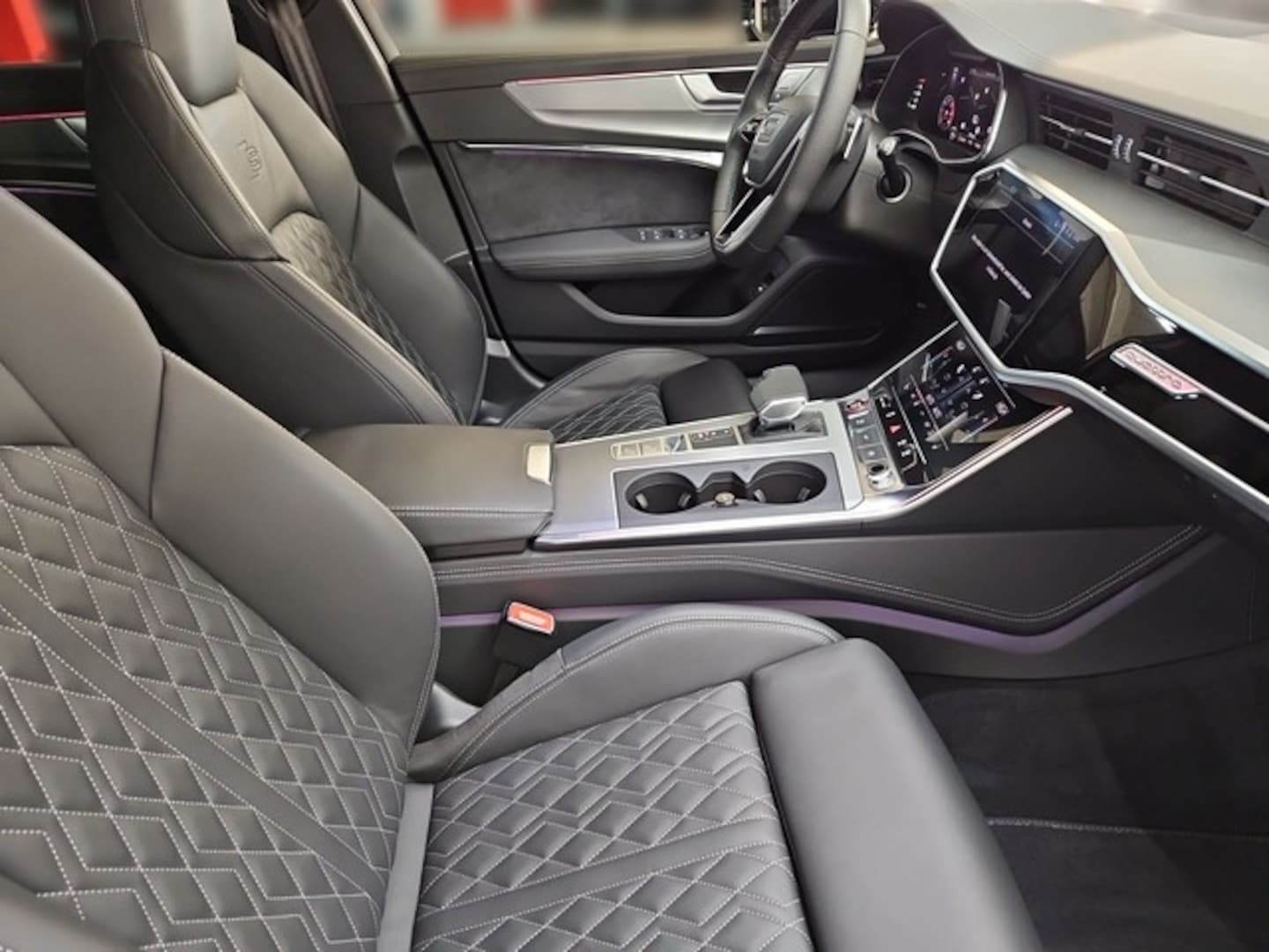 Bild über Audi S6 Avant TDI quattro tiptronic - für weitere Informationen kontaktieren Sie den Audi Partner