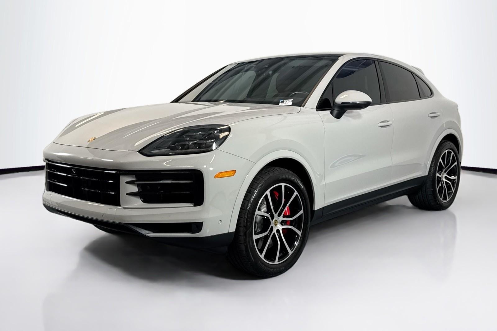 2024 Porsche Cayenne S's photo
