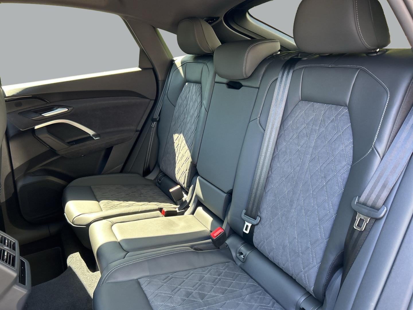 Bild über Audi Q5 Sportback TFSI quattro 150 kW S tronic - für weitere Informationen kontaktieren Sie den Audi Partner