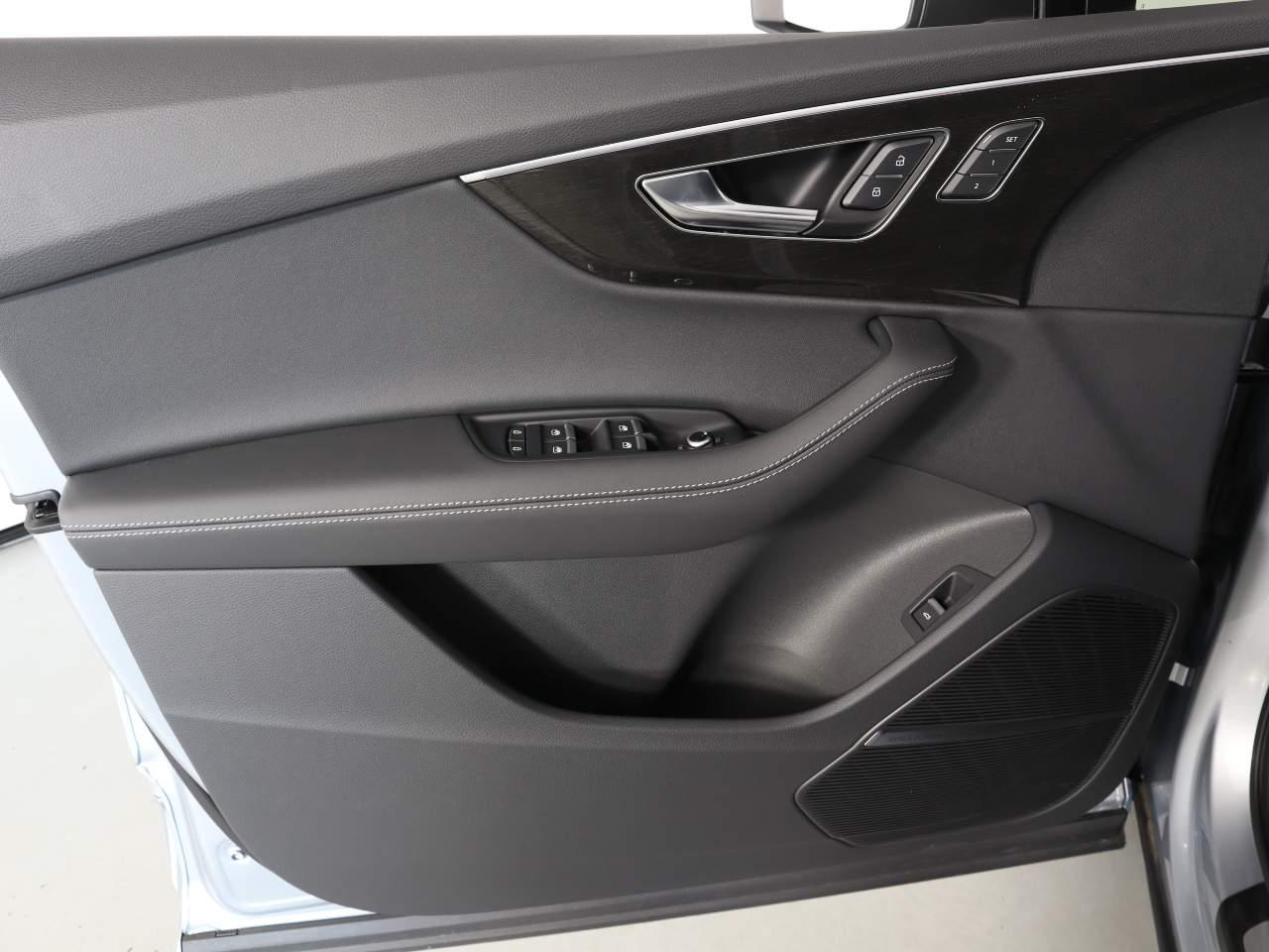 2025 Audi Q7 Premium Plus - Photo 15