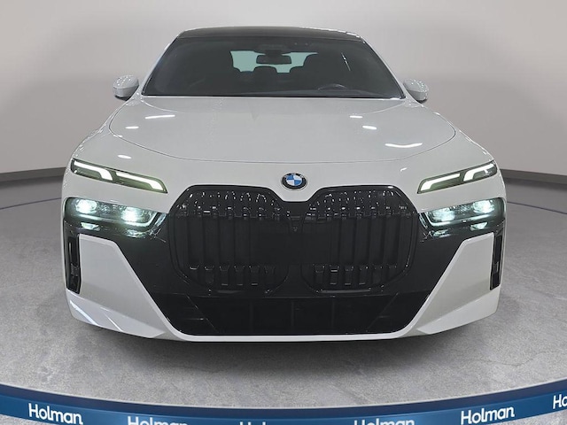 2023 BMW 740