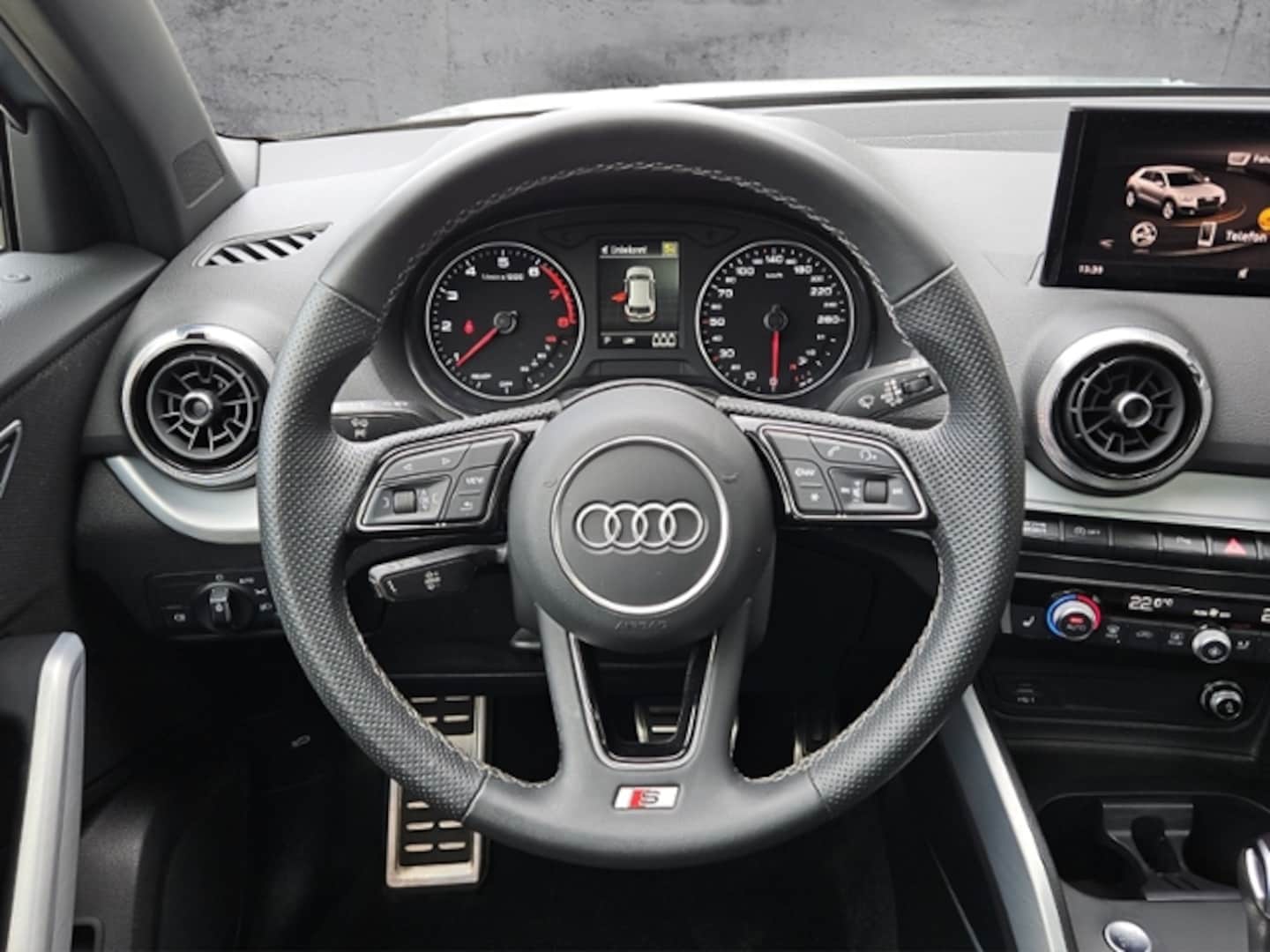Bild über Audi Q2 S line 40 TFSI quattro S tronic - für weitere Informationen kontaktieren Sie den Audi Partner