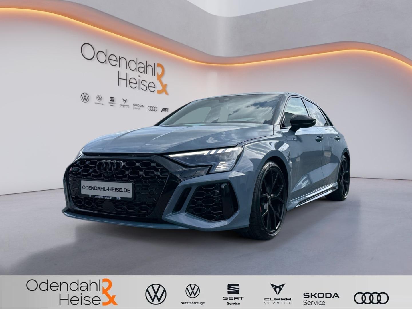 Bild über Audi RS 3 Sportback TFSI quattro S tronic - für weitere Informationen kontaktieren Sie den Audi Partner