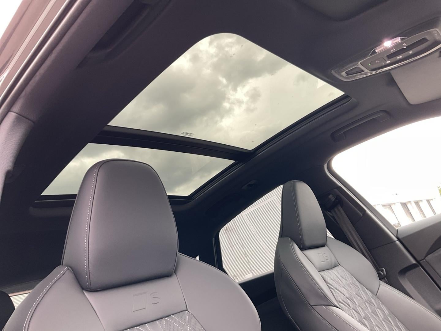 Bild über Audi Q5 Sportback TDI quattro 220 kW S tronic - für weitere Informationen kontaktieren Sie den Audi Partner