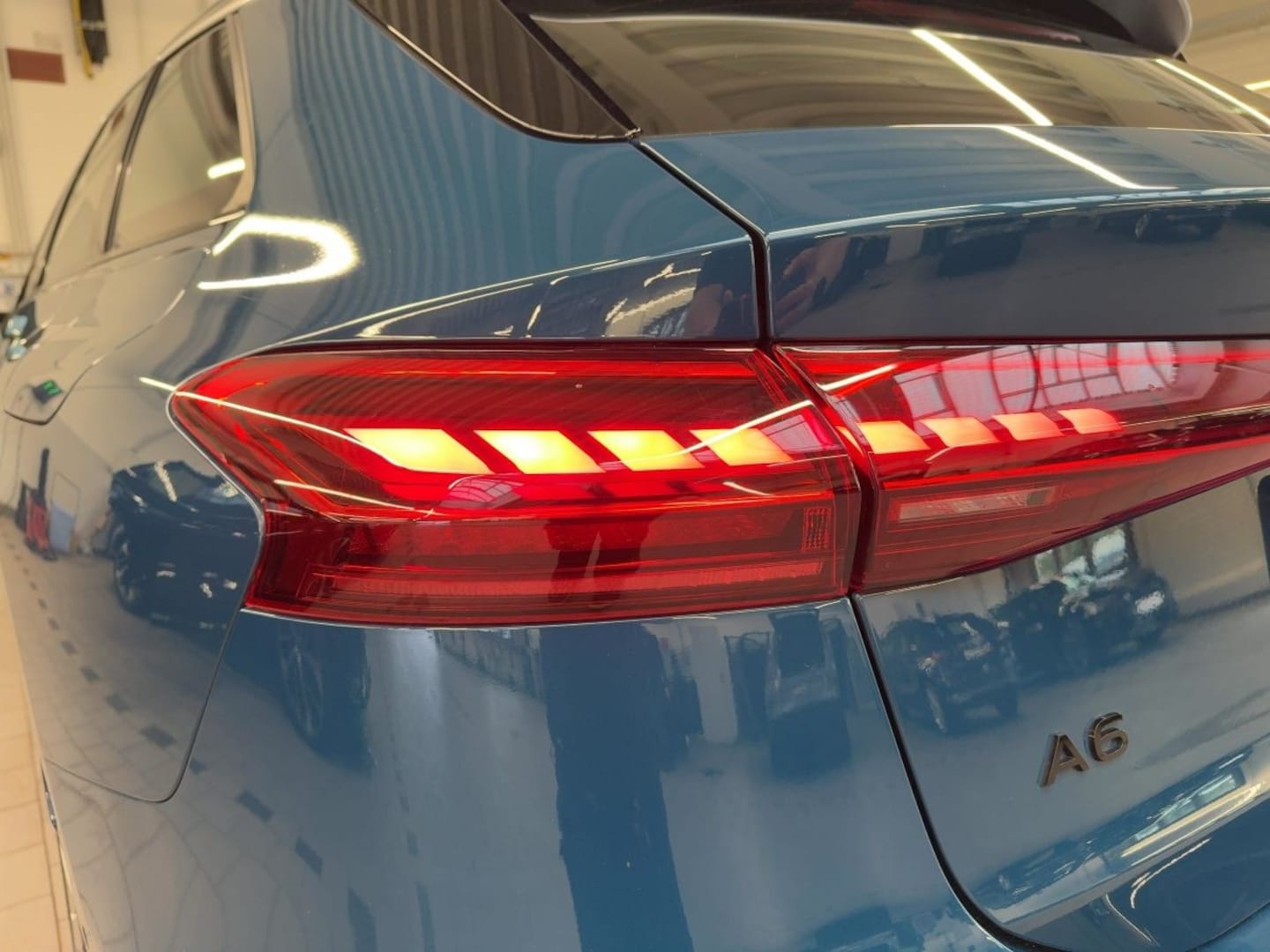 Bild über Audi A6 Avant e-tron e-tron - für weitere Informationen kontaktieren Sie den Audi Partner