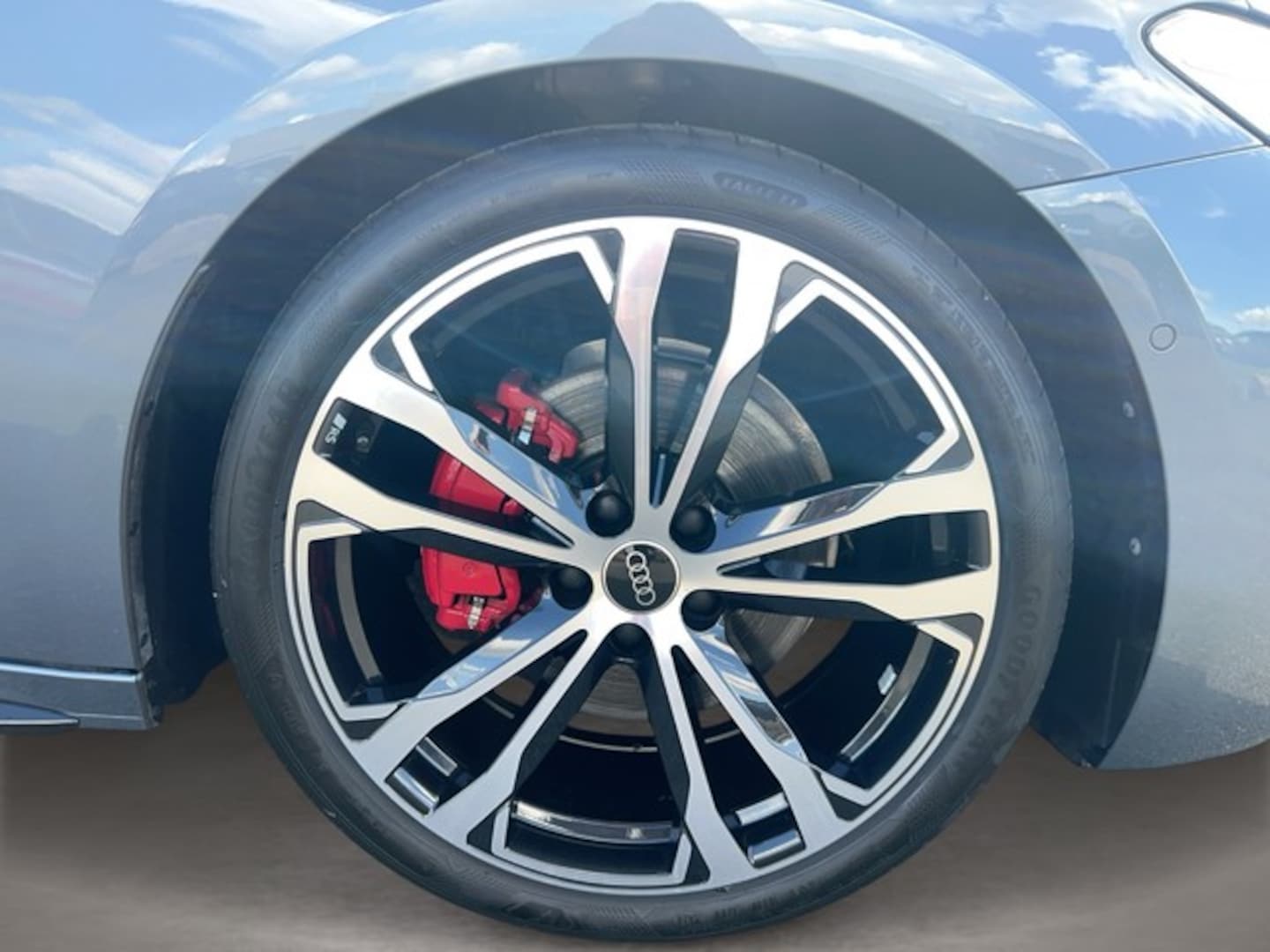 Bild über Audi A5 Avant TFSI S tronic - für weitere Informationen kontaktieren Sie den Audi Partner